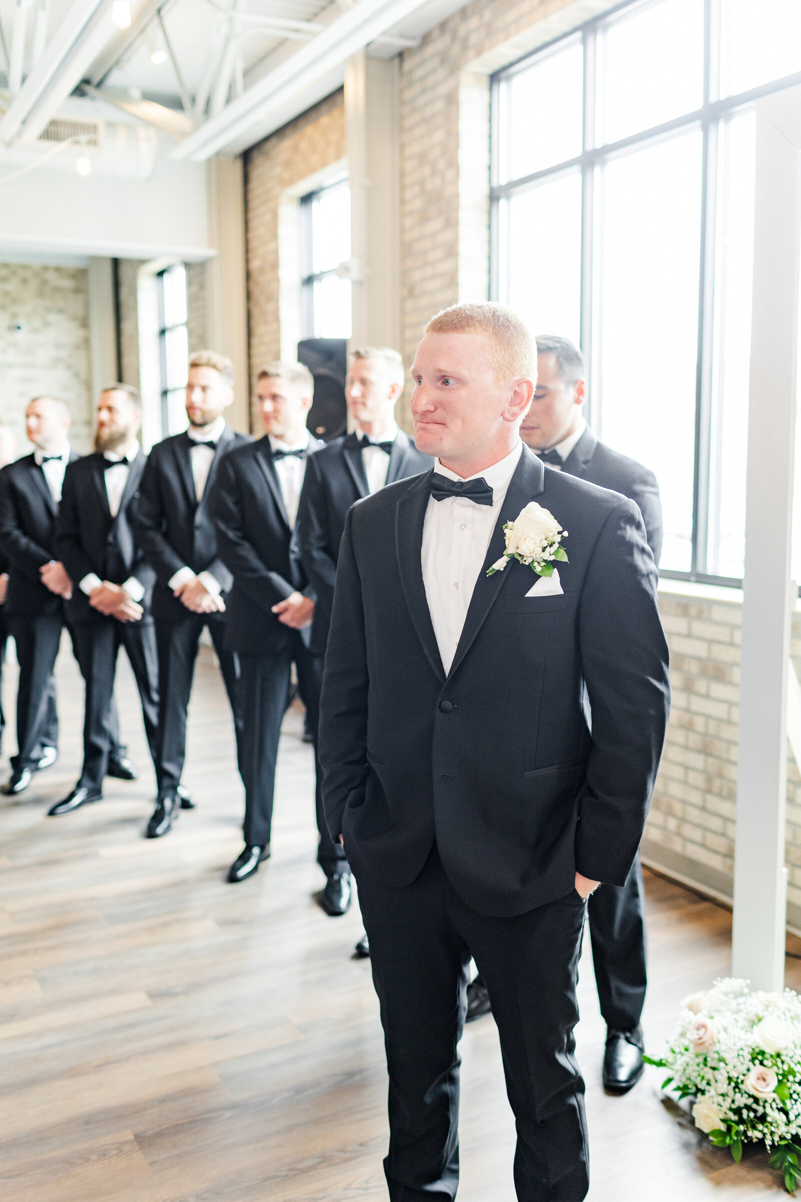 wedding-venue-groom-firstlook