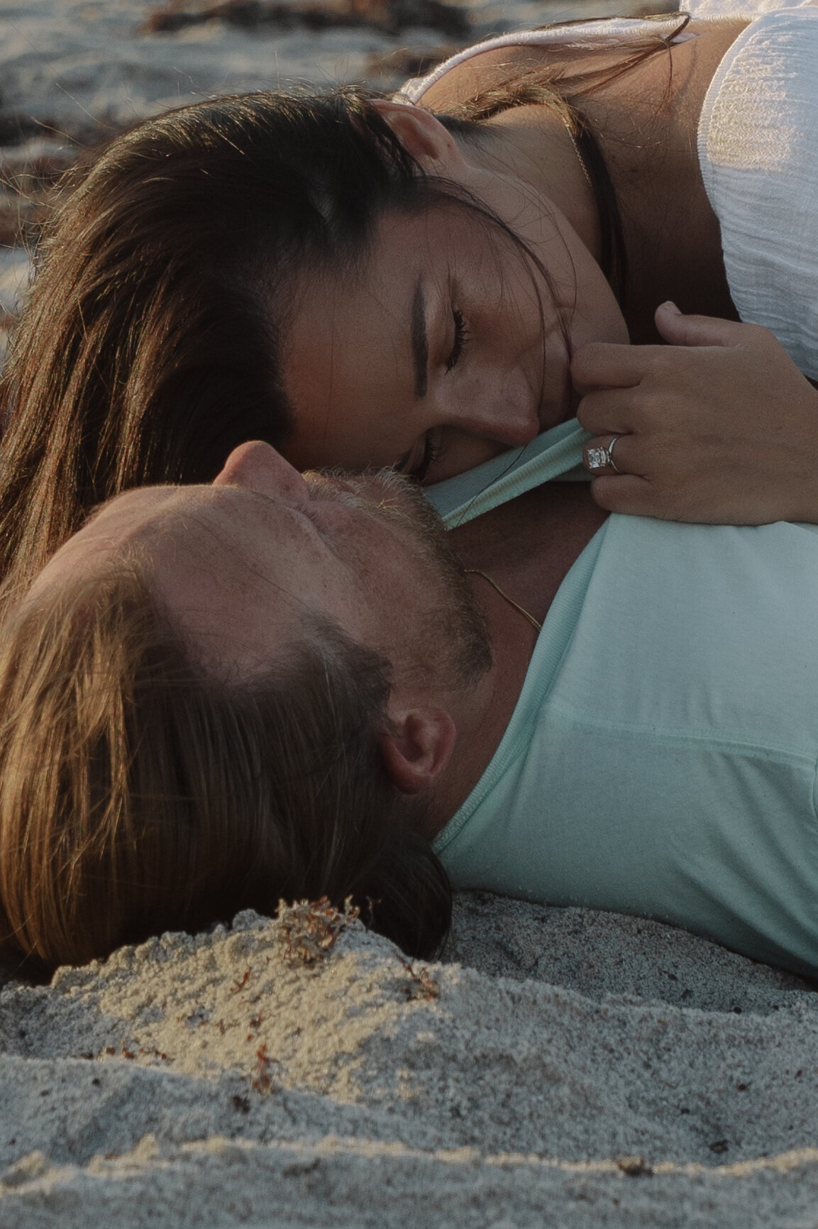 couples photos on a beach unique poses for couples