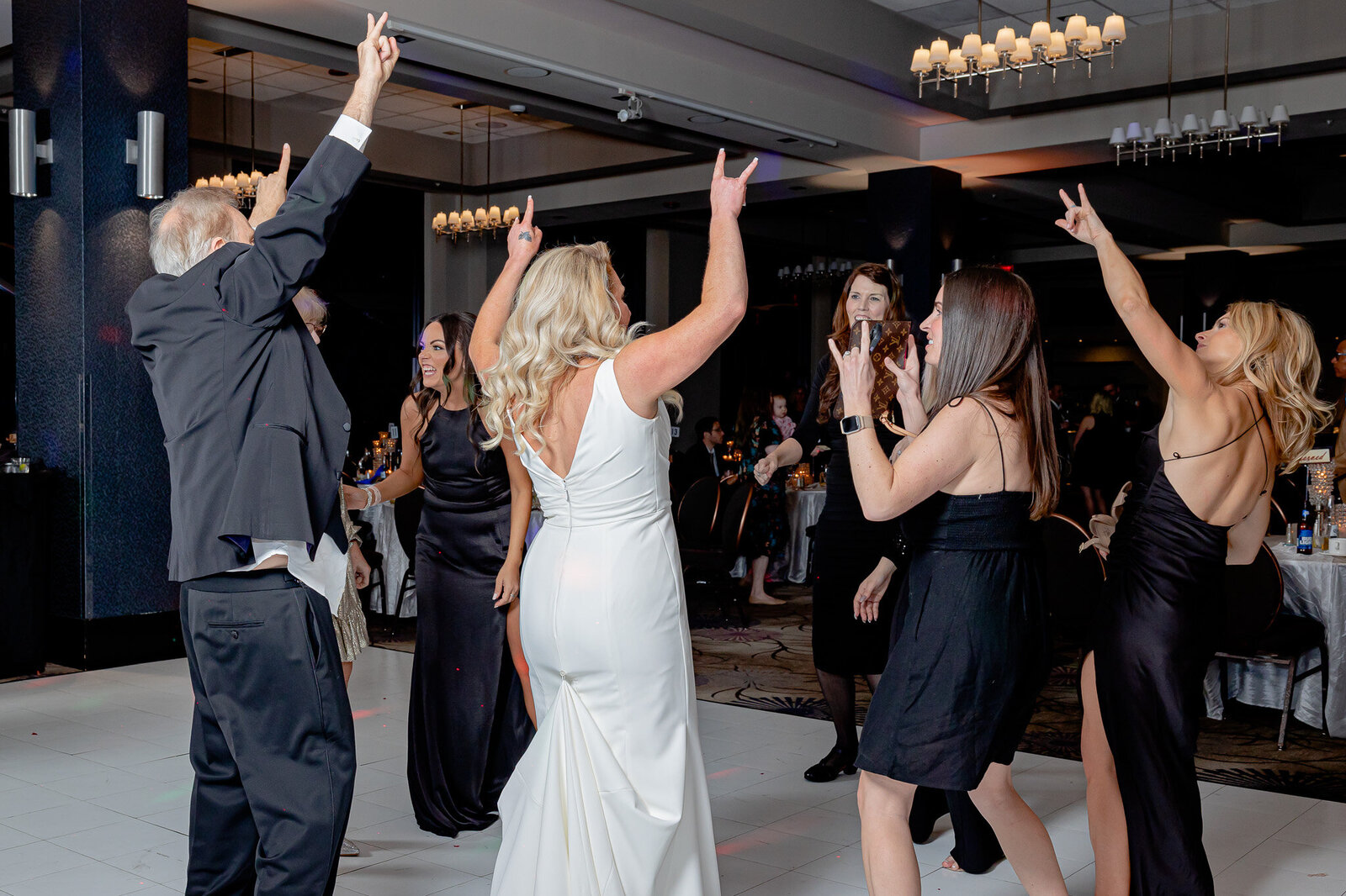 Tulsa-wedding-photography-hardrock-hotel-reception