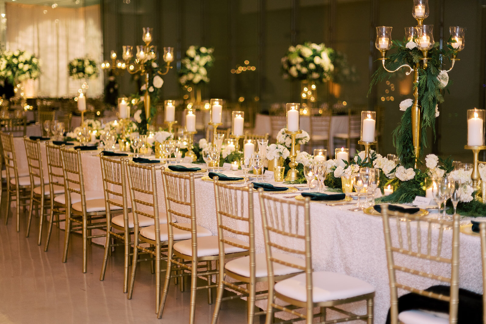 29-Venue-Six10-Wedding-table-garland