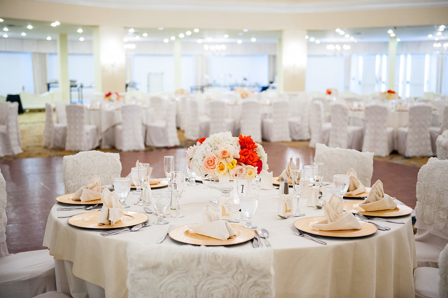 Hotel Del Coronado wedding reception table settings