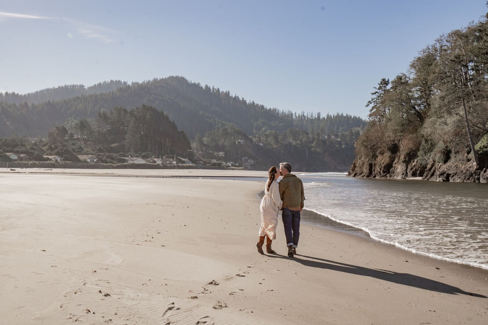 Couples Photographer in Lincoln City Oregon 