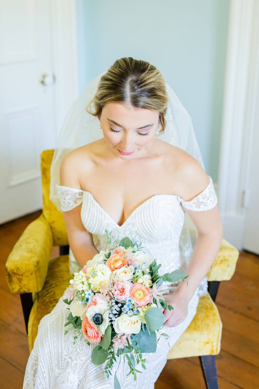Cara-Elliott-Wedding-Florals
