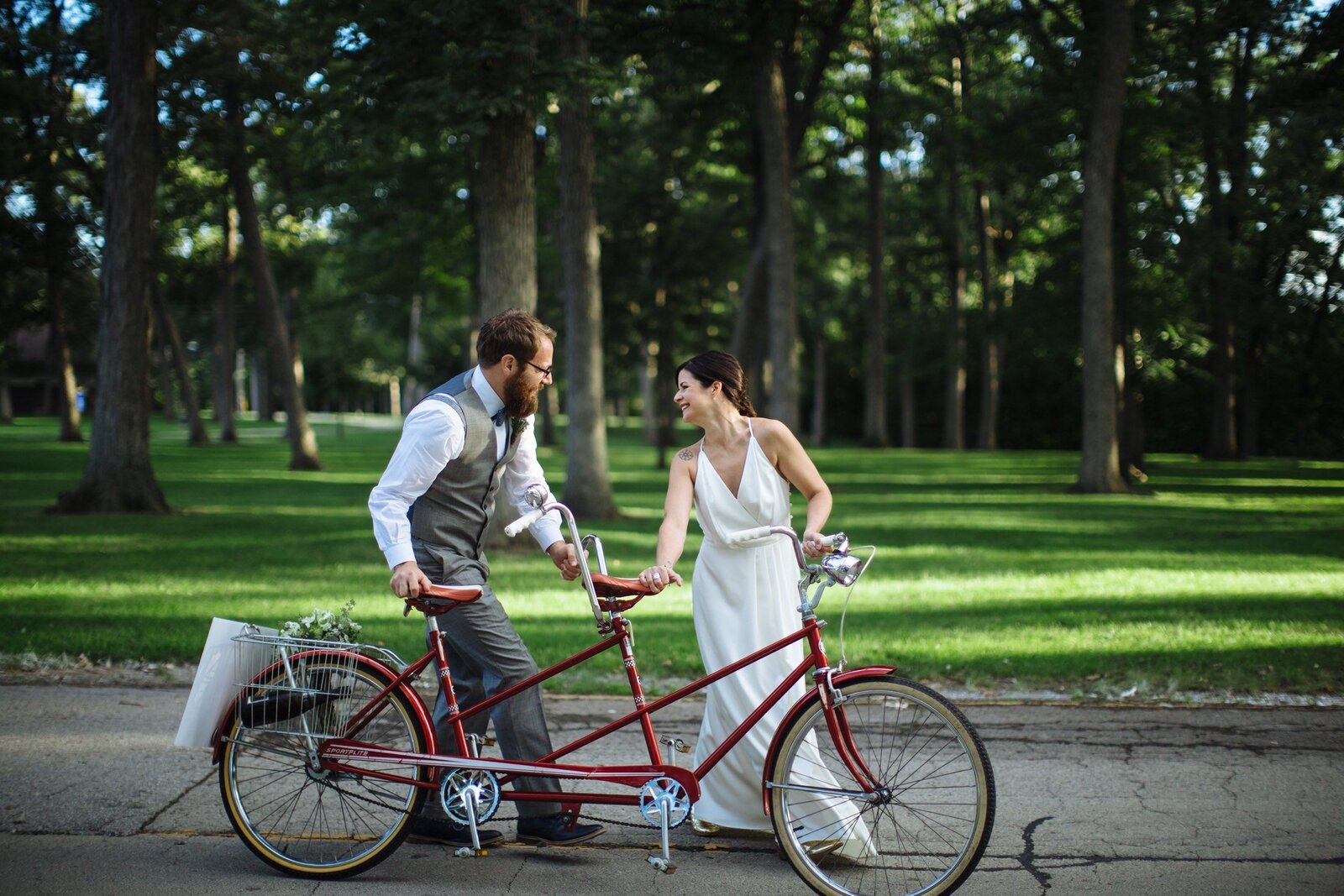 appleton-wisconsin-bride-groom-tandem-bike-bicycle