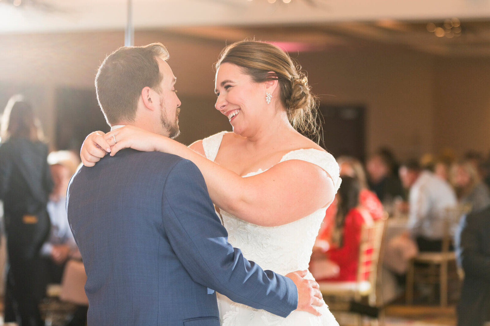 River-Club-of-Mequon-Wedding-578