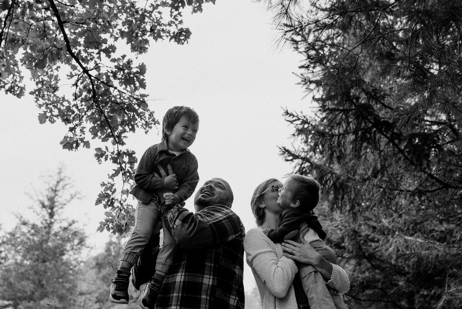 fall-forest-adventure-family-photo-session4