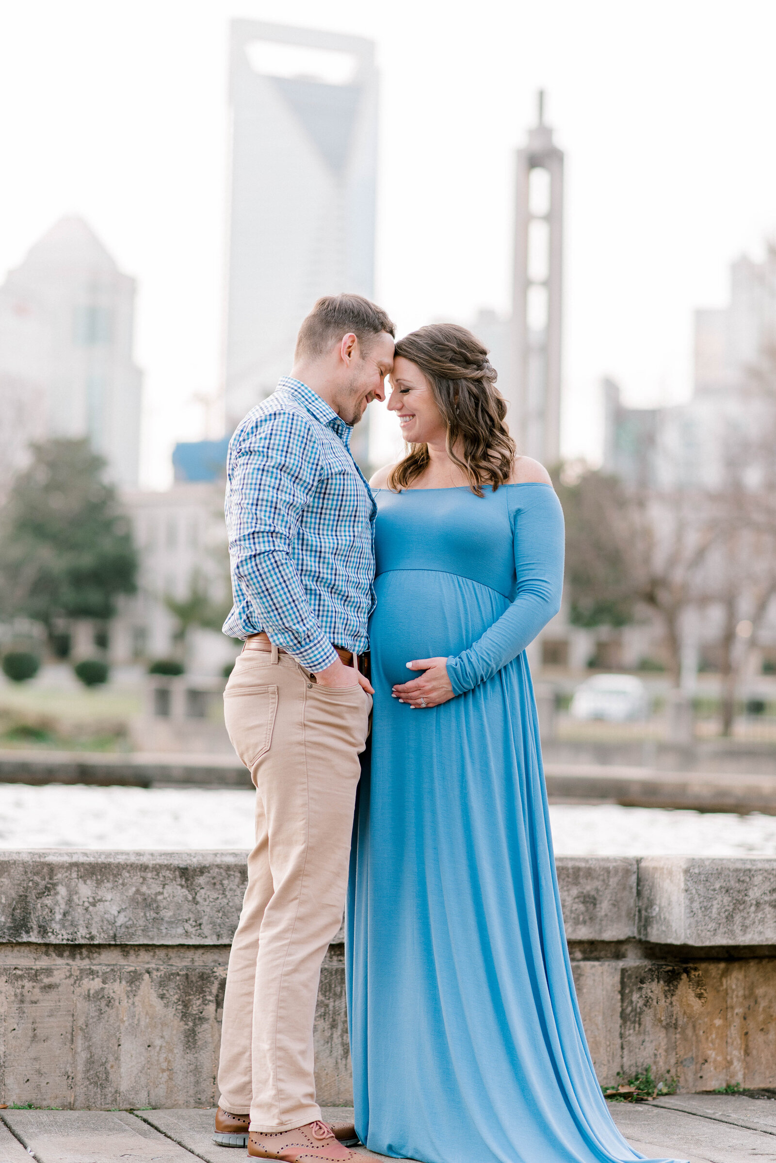 Charlotte-Maternity-Photographer-North-Carolina-Bright-and-Airy-Alyssa-Frost-Photography-Uptown-Charlotte-12