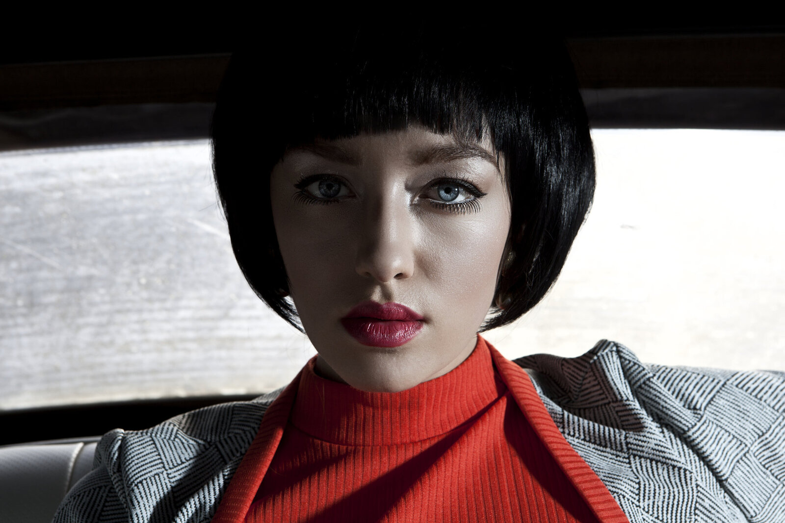 Makeup for a model in vintage clothes