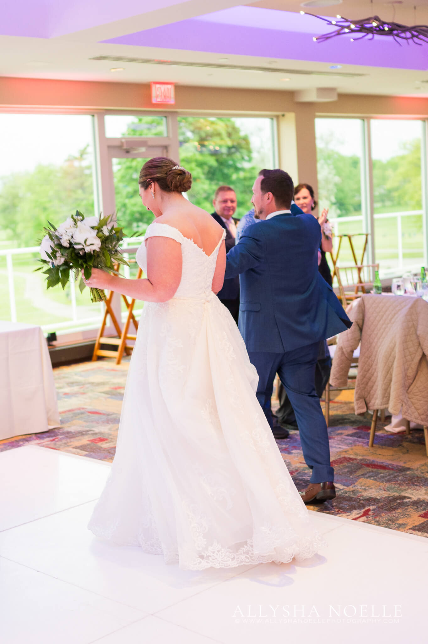 Wedding-at-River-Club-of-Mequon-712