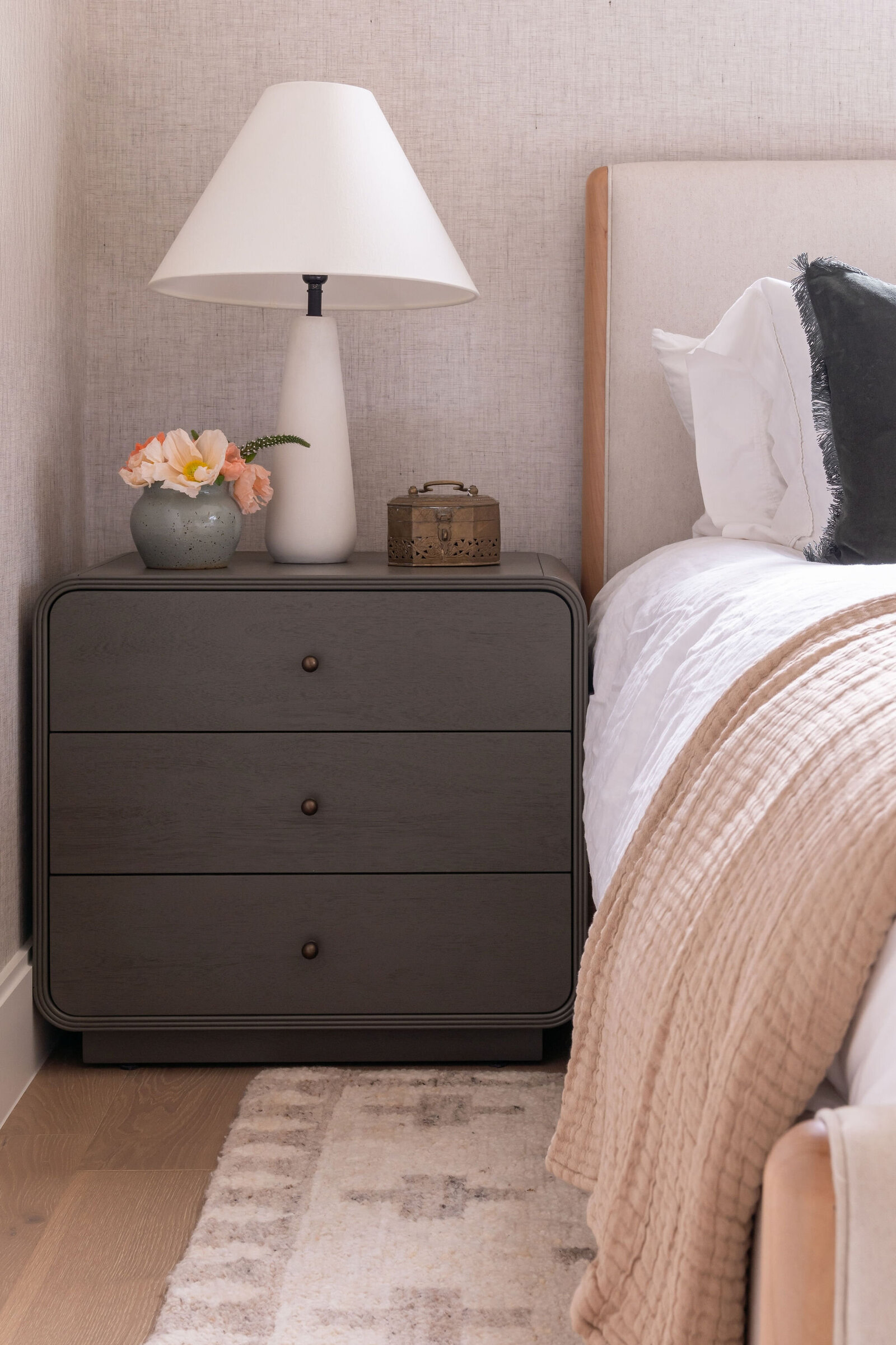 Nuela+Designs+Bedroom+Neutral+Design