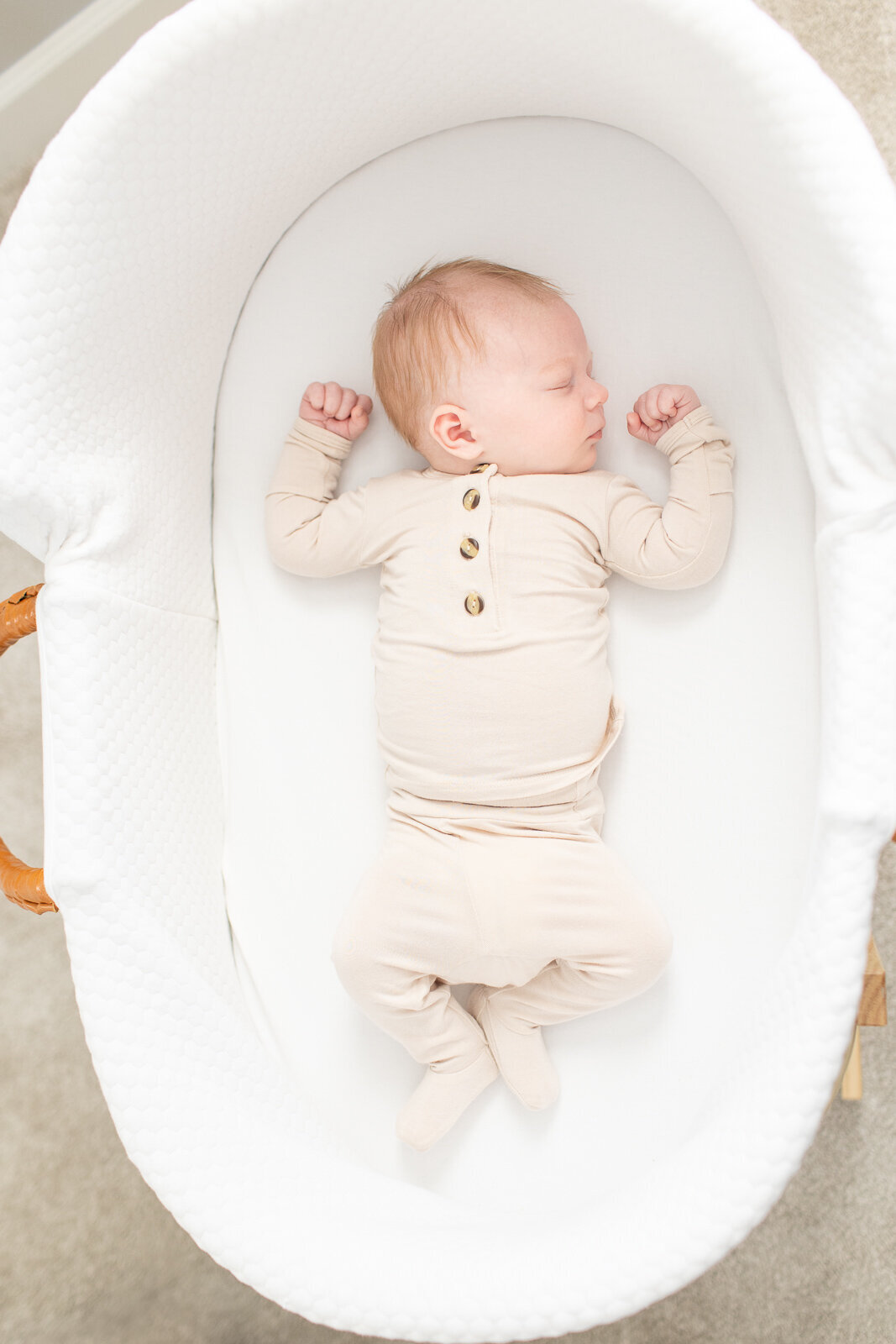 In-home_newborn_lifestyle_photography_session_one_month_old_Lexington_KY_photographer