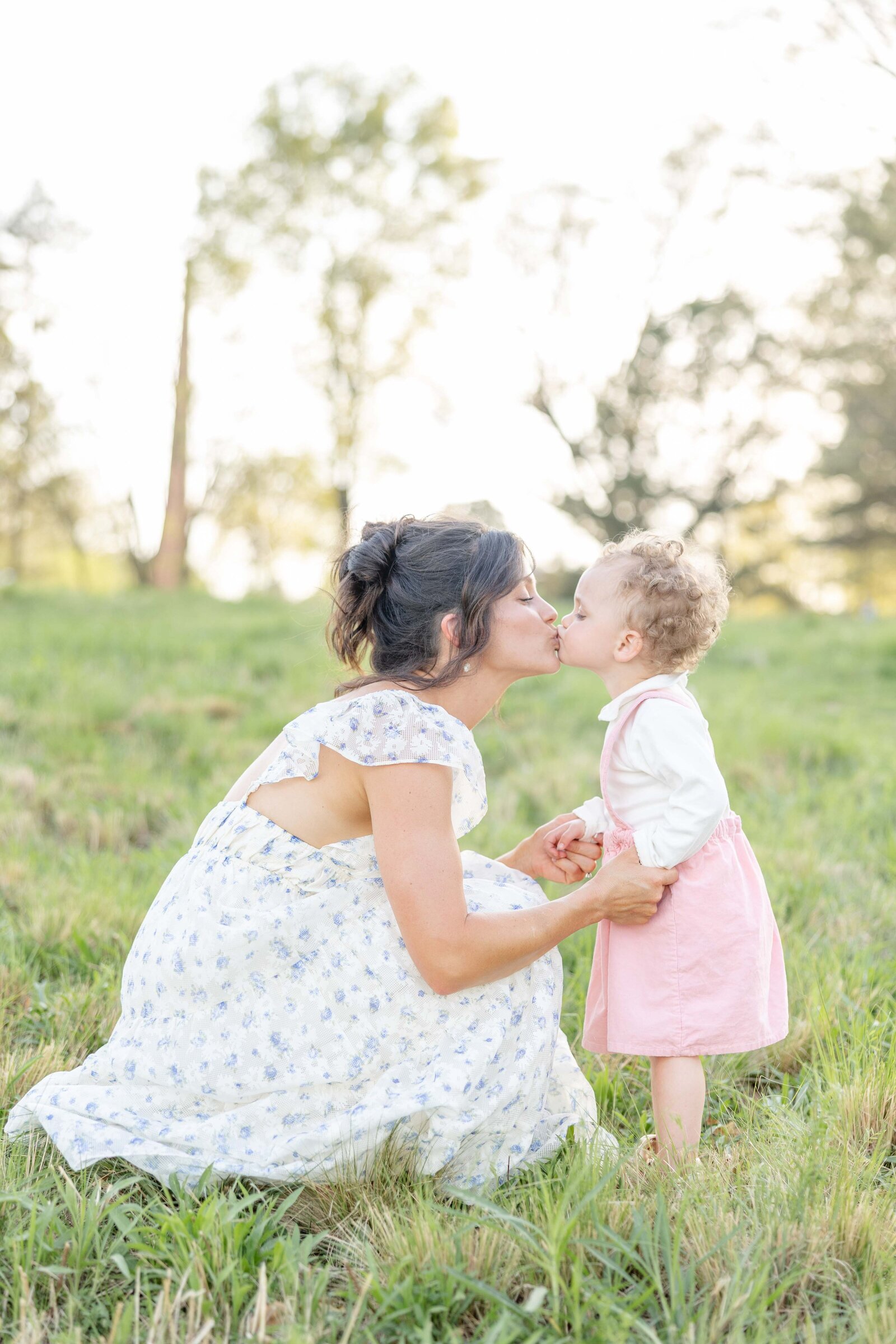 Raliegh-NC-spring-Mini-Session-Magnolia-and-Grace-Photography-Co-HeatherS# (1)-10
