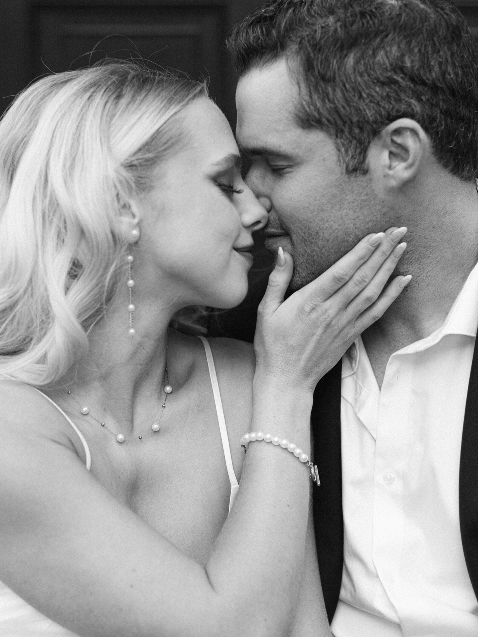 225-torianna-brooke-portraiture-chic-charleston-engagement-session-french-quarter-lauren-paul