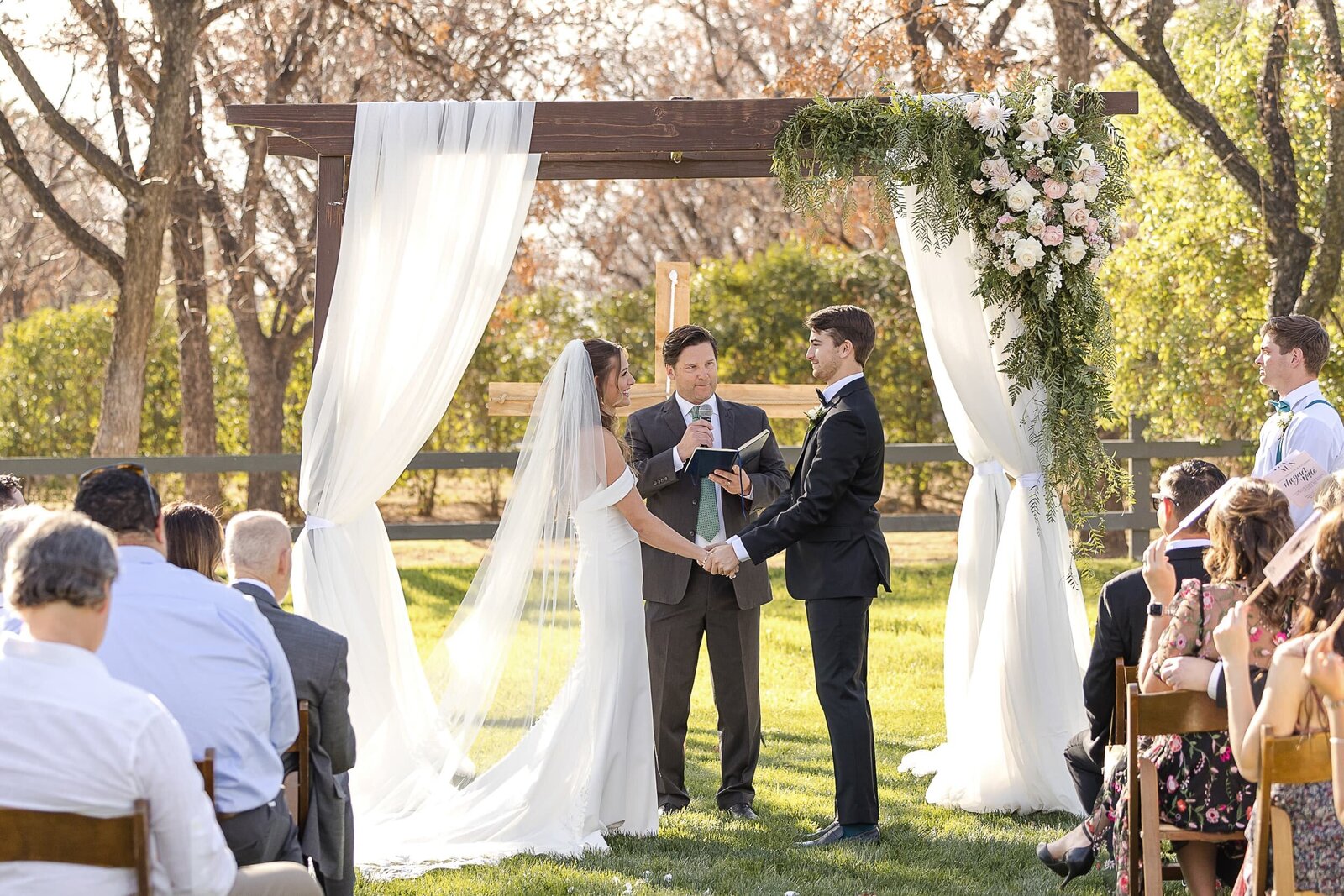 Phoenix-Wedding-Photographer-and-Videographer-Venue-at-the-Grove-WoodWed-1526