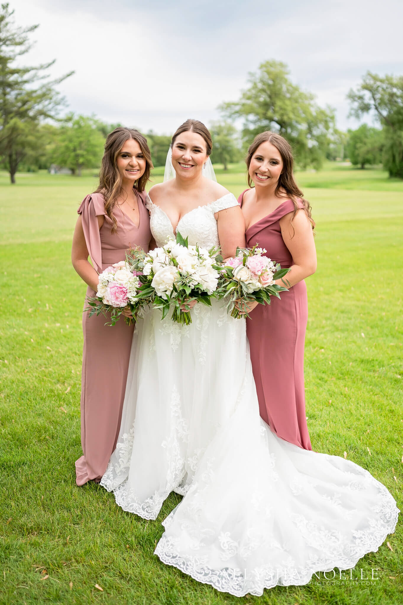 Wedding-at-River-Club-of-Mequon-316