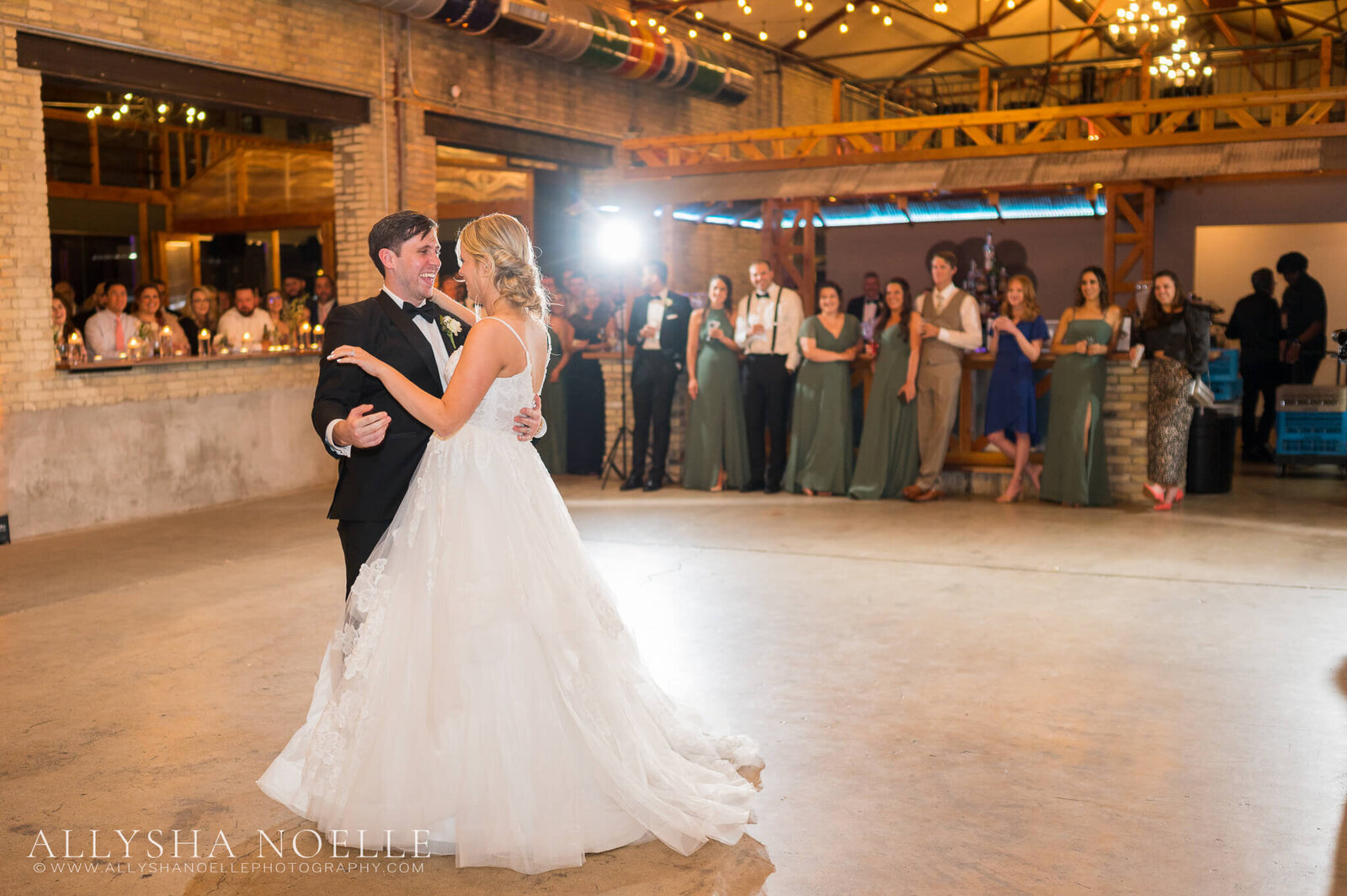 Wedding-at-The-Factory-on-Barclay-in-Milwaukee-1050