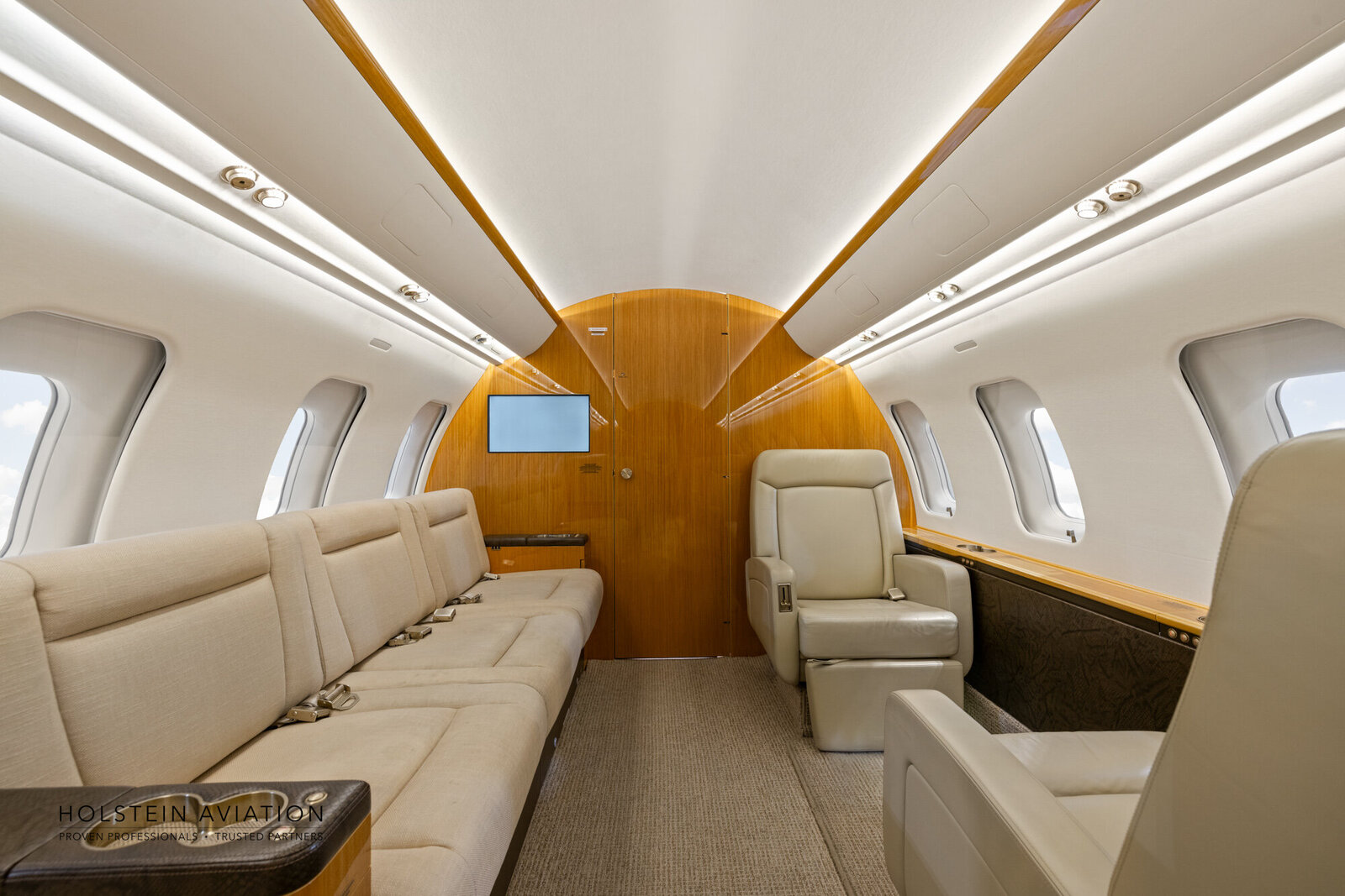 Challenger 605 Watermarked-2