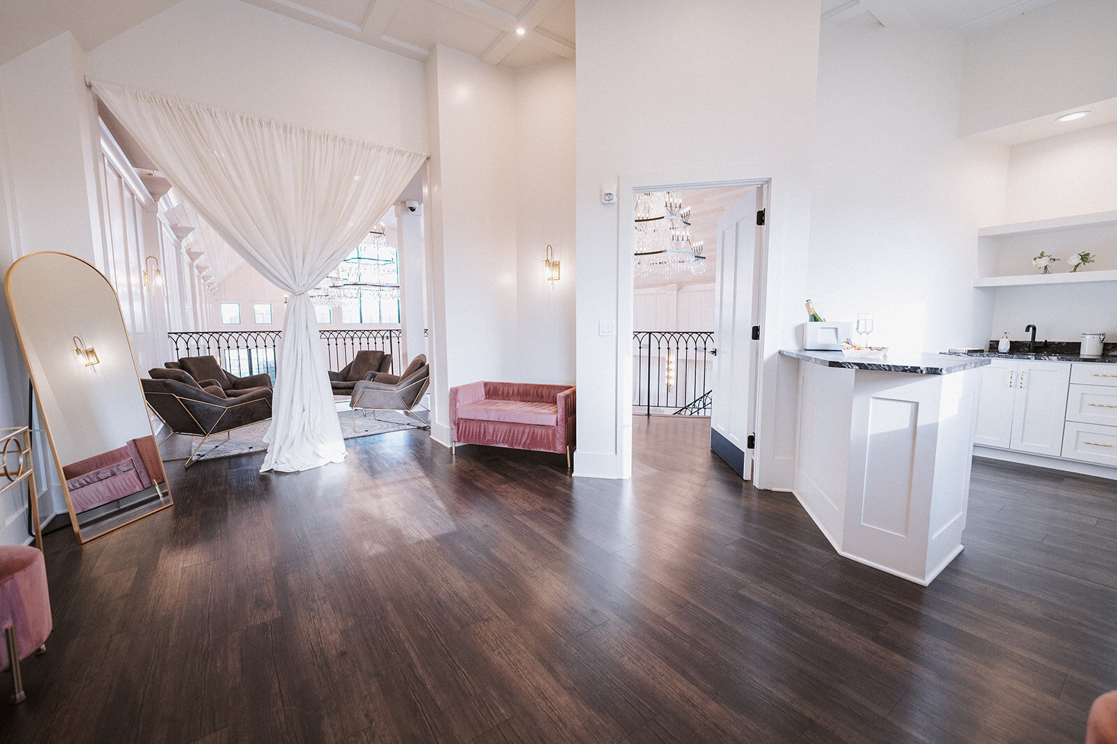 White-Iron-Ridge-Aventi Weddings- 24 - AC108496