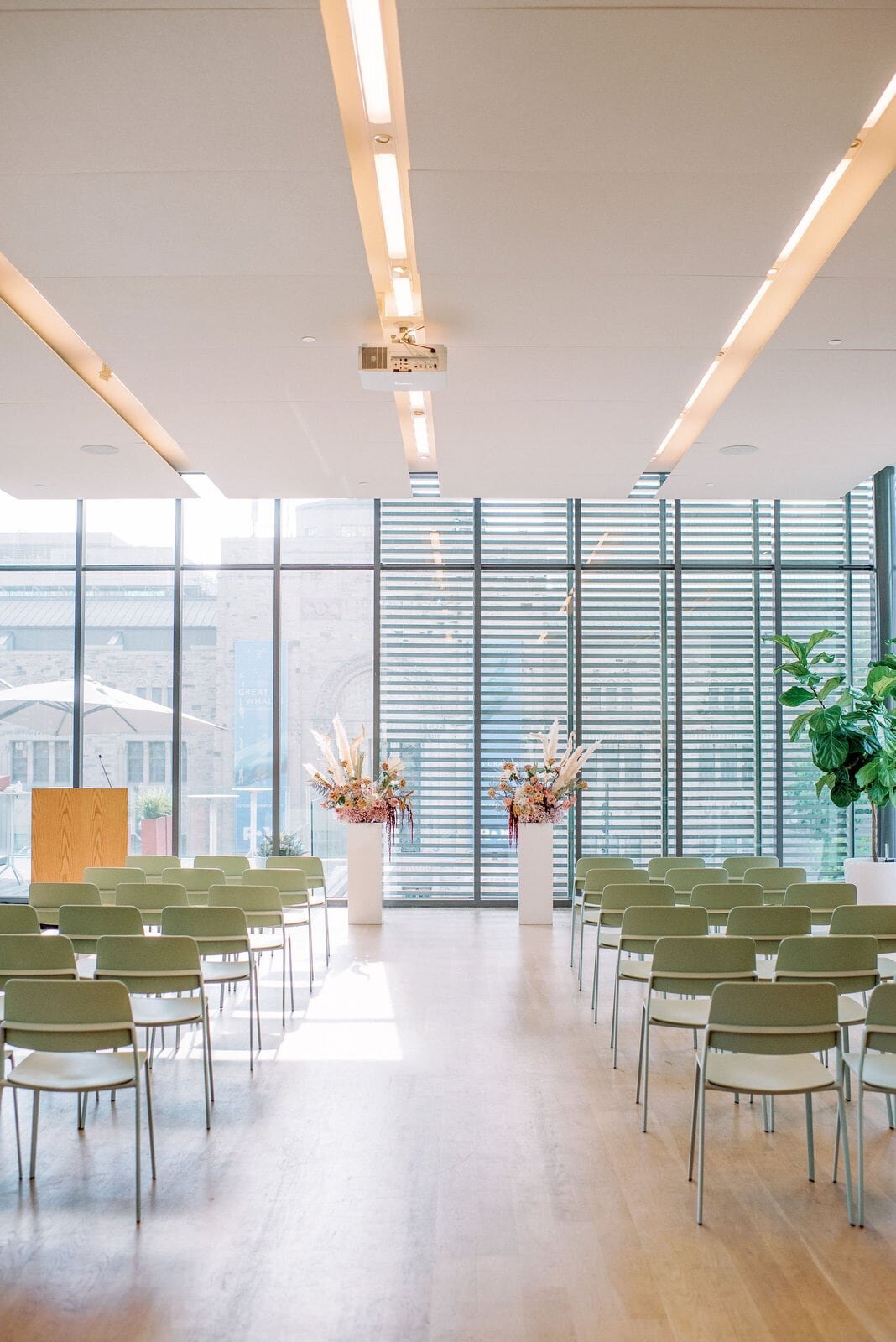 Modern Fall Romantic Ceremony Decor Love By Lynzie Mad Bash Group Jess Forstner Design Gardiner Museum Intimate Elopement Jacqueline James Photography