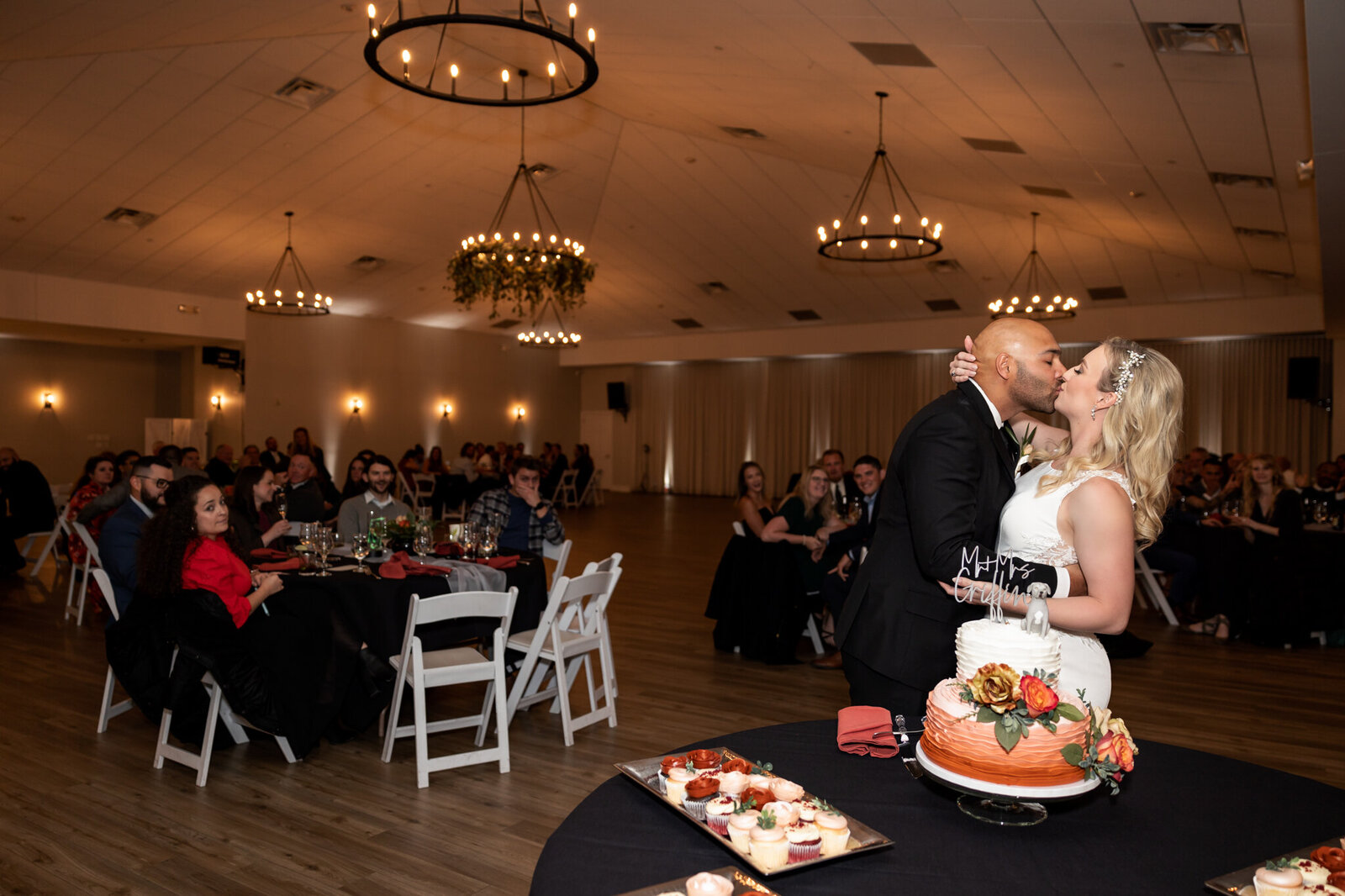 wedding-reception-cake-cutting-tulsa-oklahoma