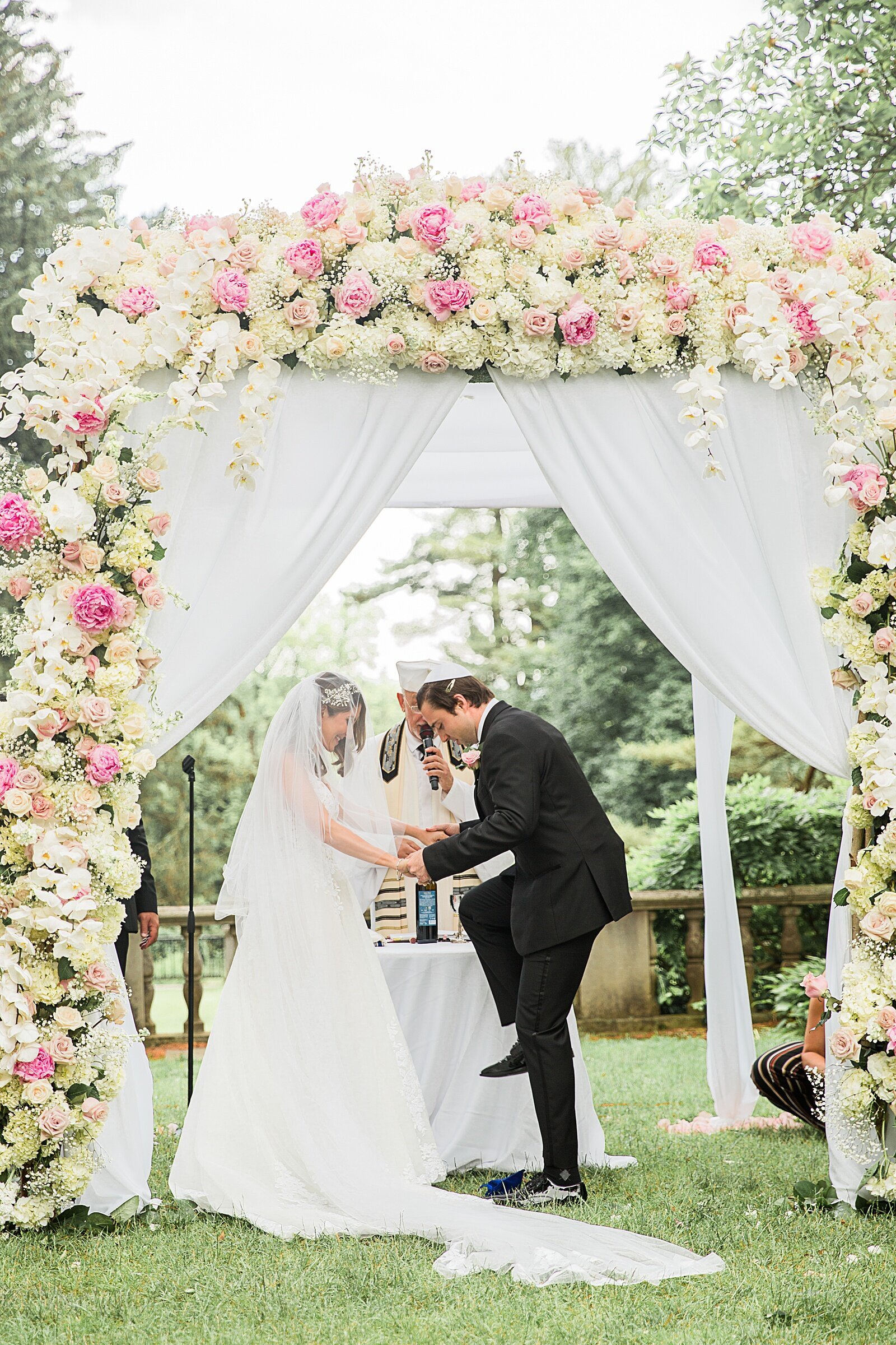 New Jersey Wedding + The Castle at Skylands Manor +  Jewish Wedding + Summer +  Jewish Couples + Jewish Bride + Yael Pachino Photography LLC + Val and Matt_1127