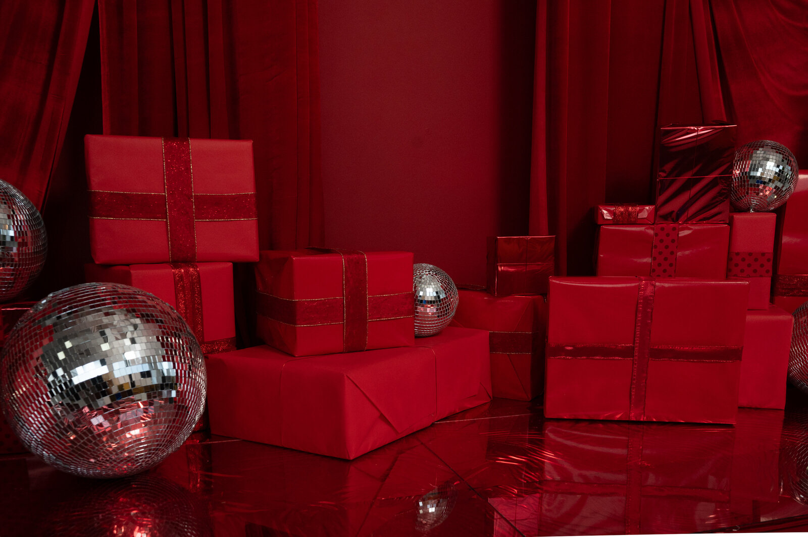 Crimson Christmas Set 2024__0008