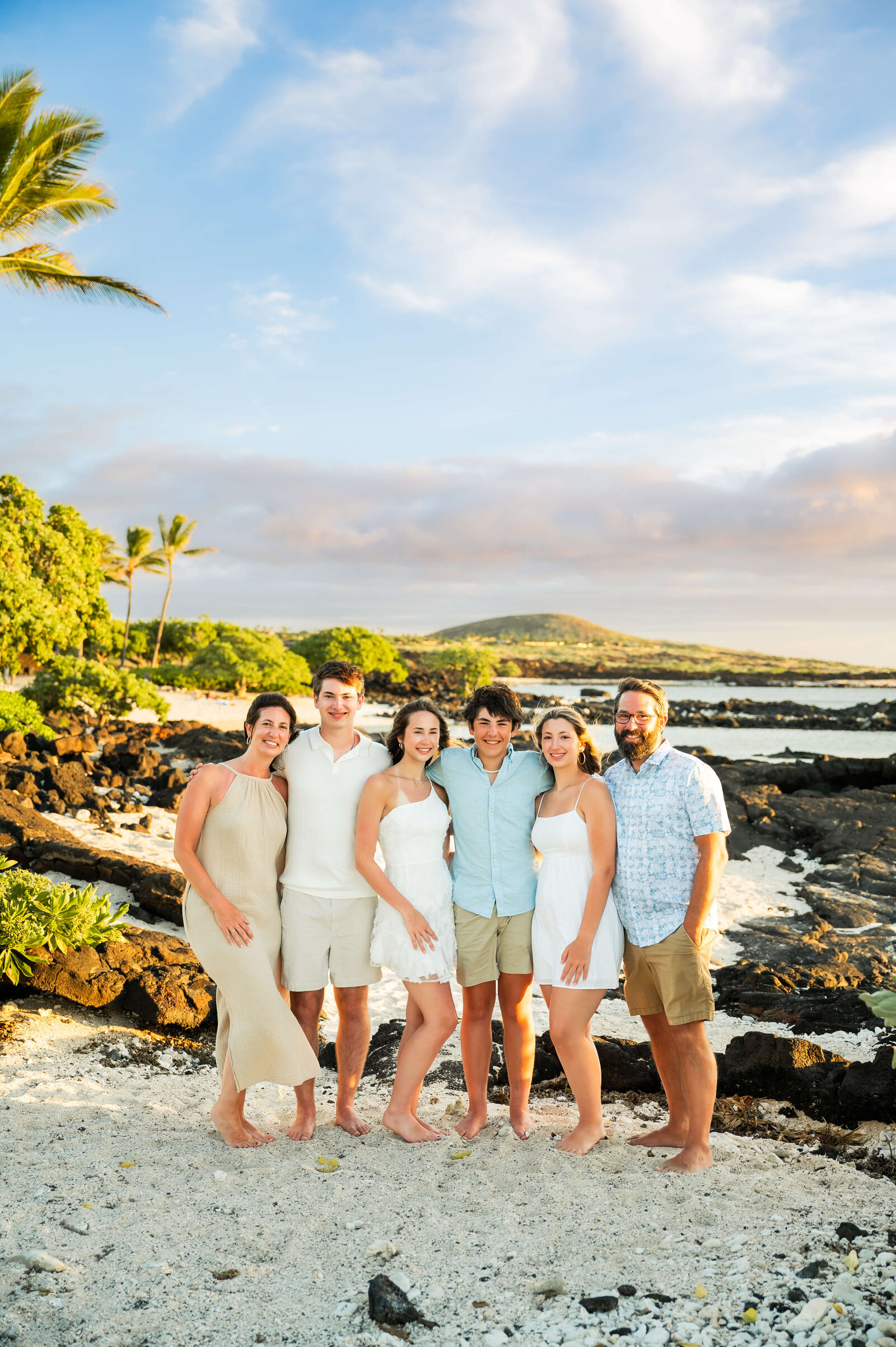 big island family photographer in kona hawaii at kikaua point