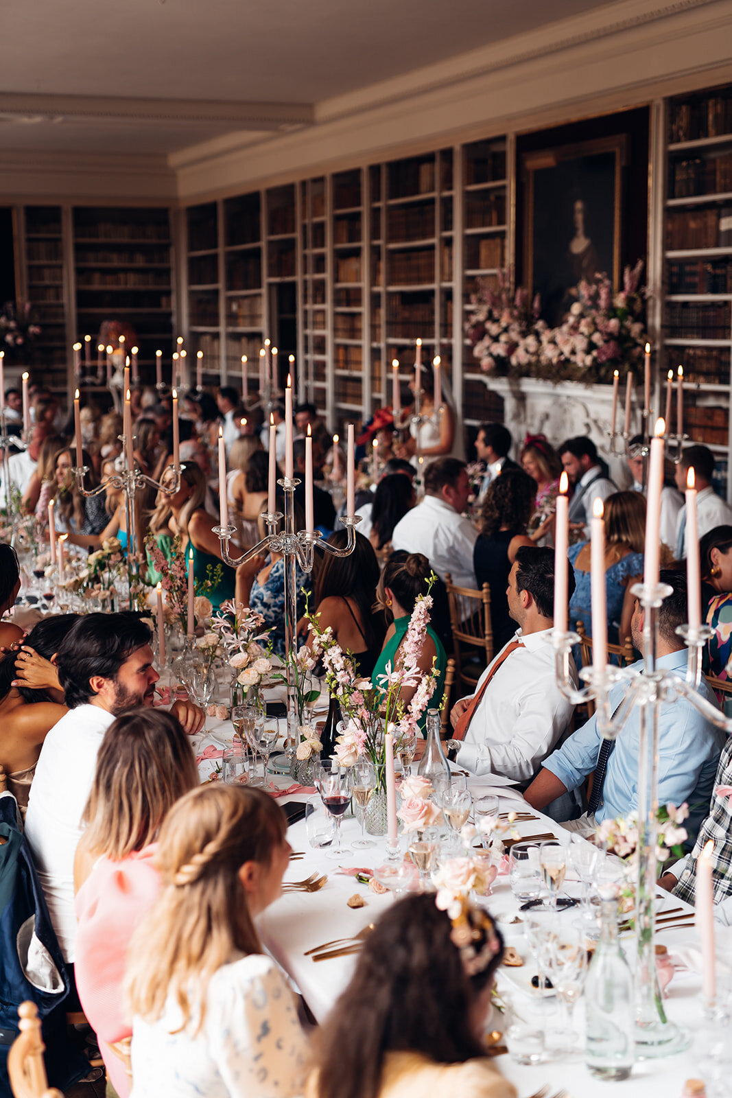 wedding-guests-enjoying-drinks-and-food-during-cotswold-wedding