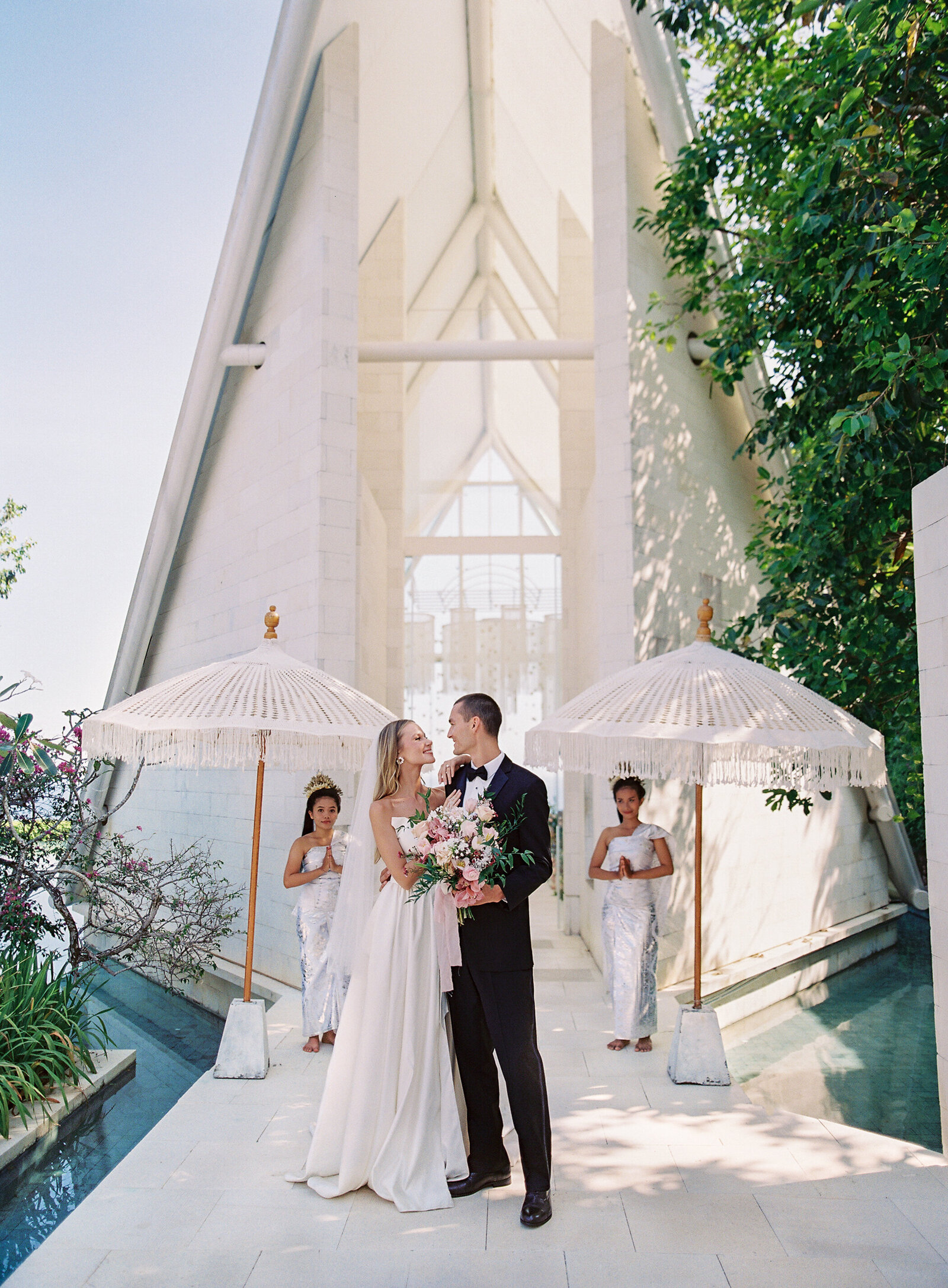 Bali_glasshouse_Tirtha_Uluwatu_Wedding_Fine_Art_Film_Photographer__Luxury_Wedding_Asian_Vicki_Grafton_Photography-2