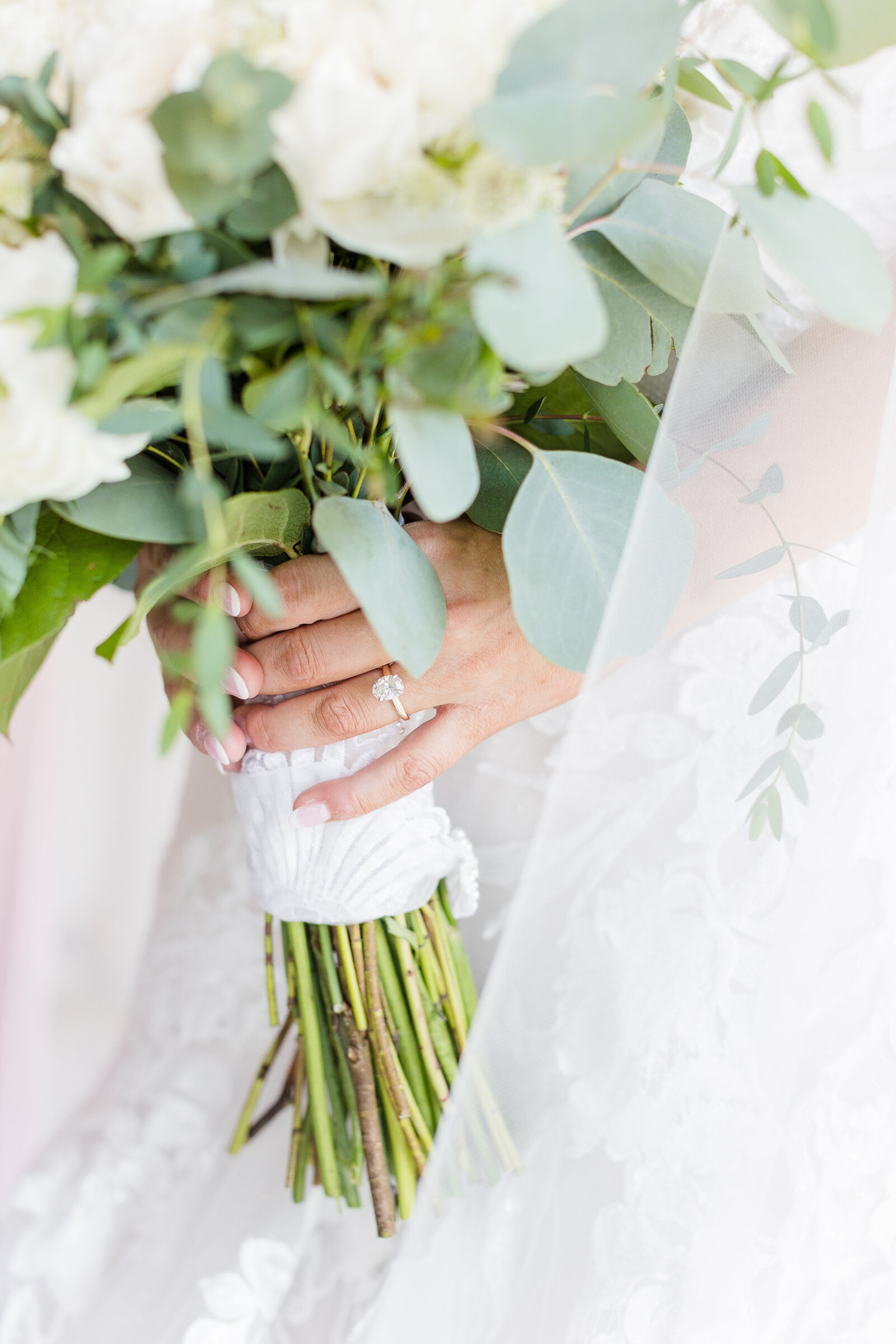 bridal portraits Stone house of St. charles