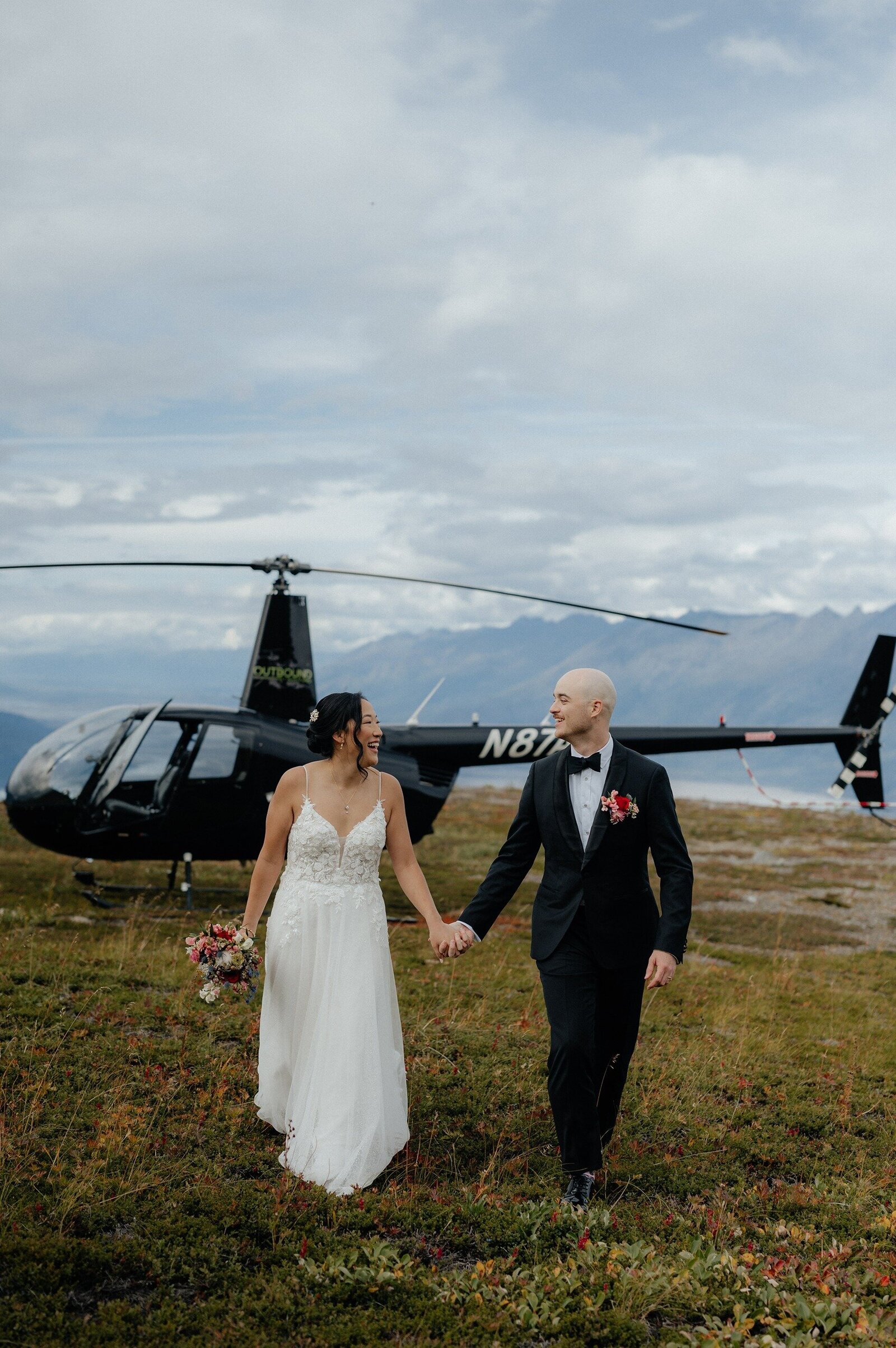 Christina+Matt_Knik-Glacier-Elopement_EmeliaKPhotography-50