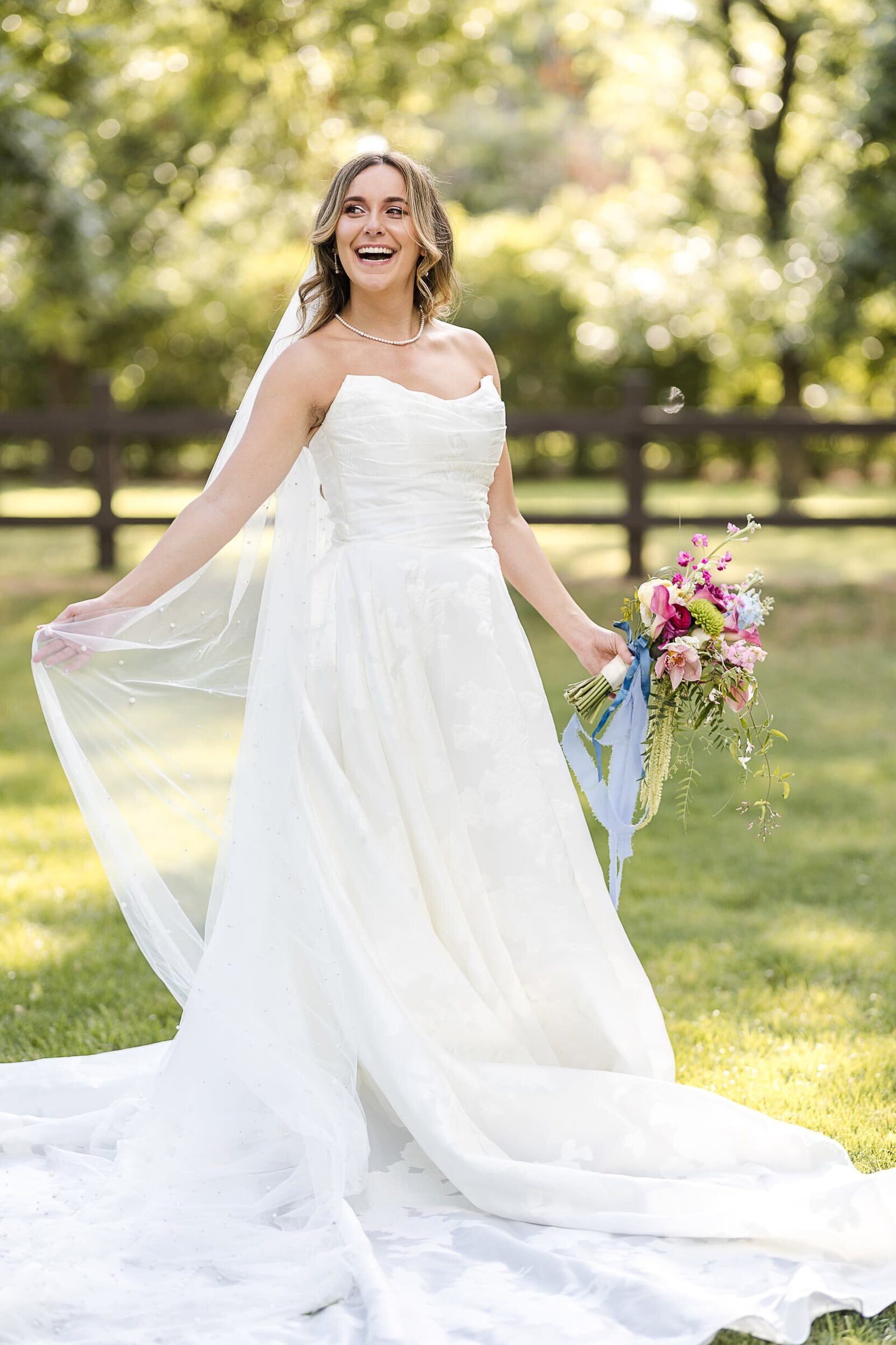 Phoenix-Wedding-Photographer-and-Videographer-Venue-at-the-Grove-PayWed-1093