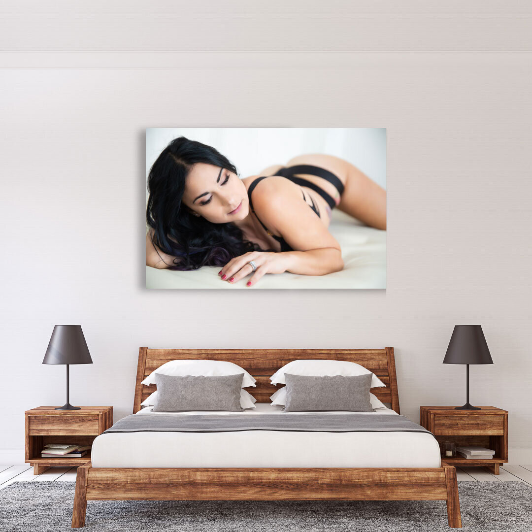 Syracuse-Bomshell-Boudoir-Wall-Art-Albums-Products-and-Display-4