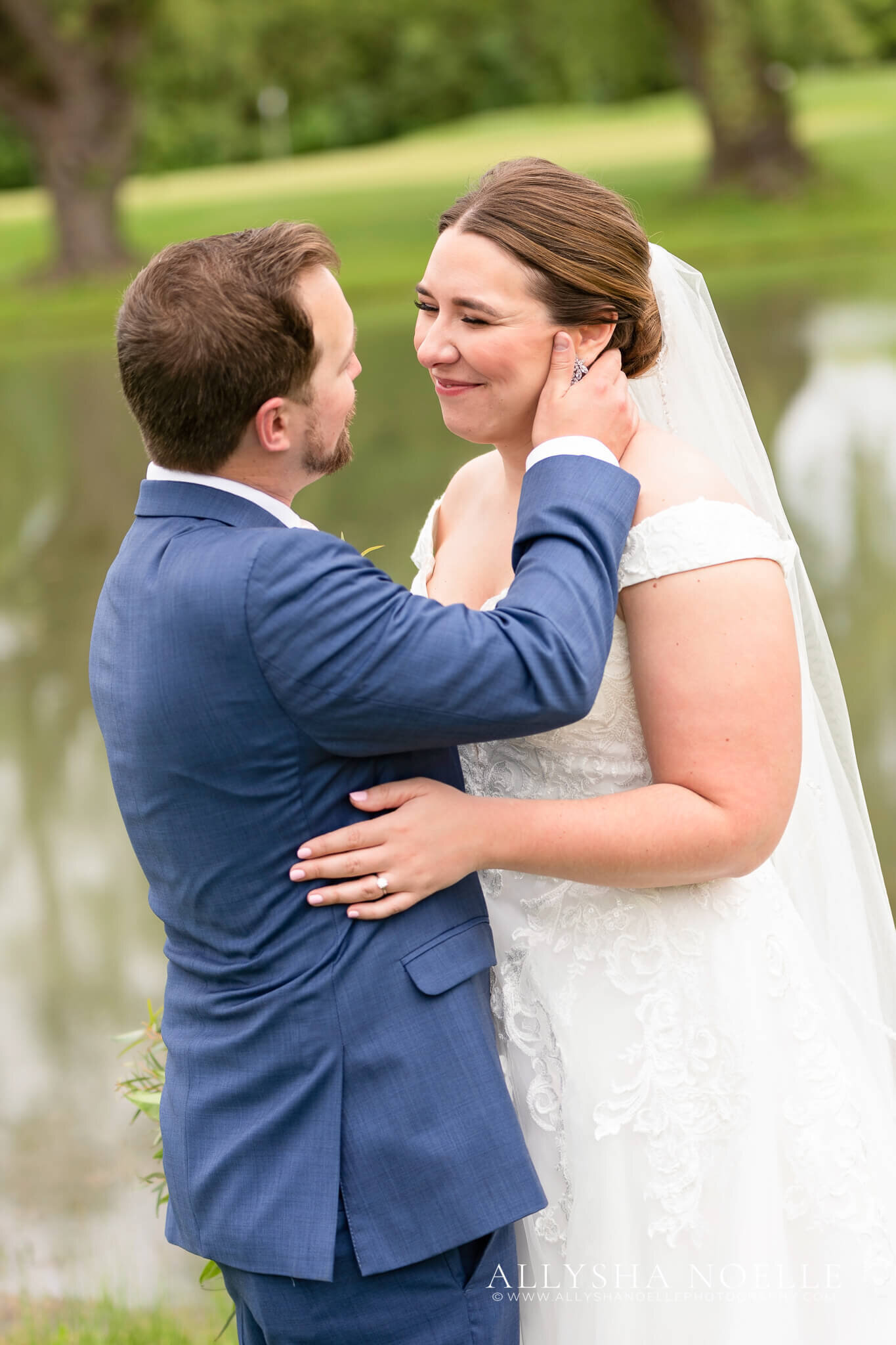 Wedding-at-River-Club-of-Mequon-347