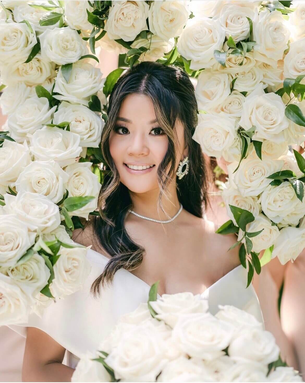 Korean bride with bouquets