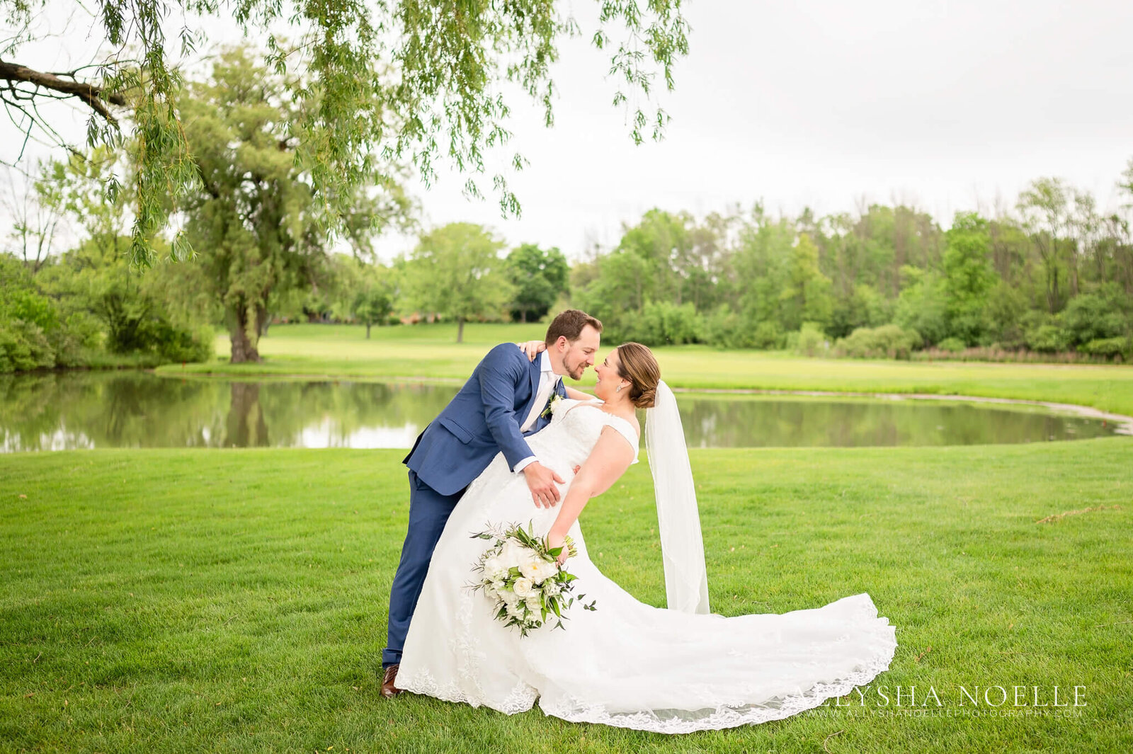 Wedding-at-River-Club-of-Mequon-403