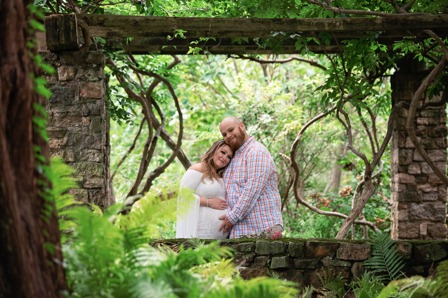 Cross_Estate_Gardens_NJ_Maternity_Couple