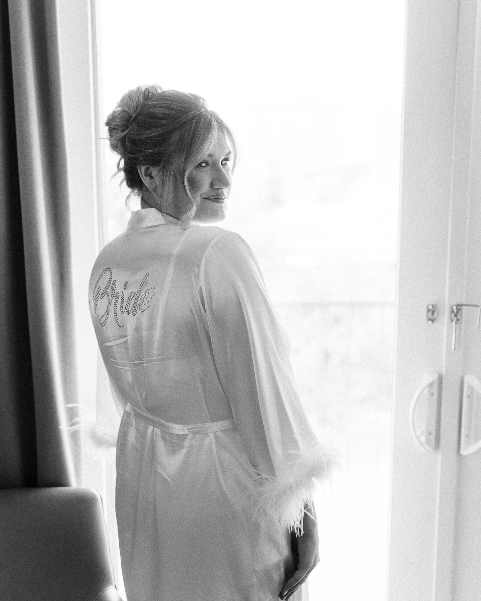 Corby Intercontinental Hotel Kansas City Wedding Plaza-10