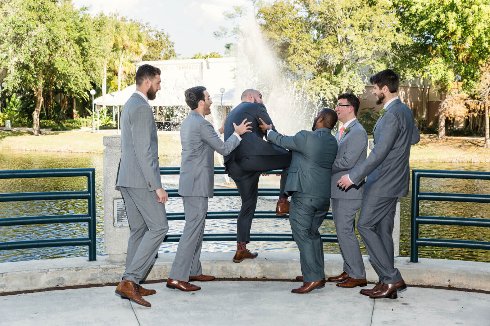 groom-groomsmen-fun-photo-by-the-lake-boca-raton-24