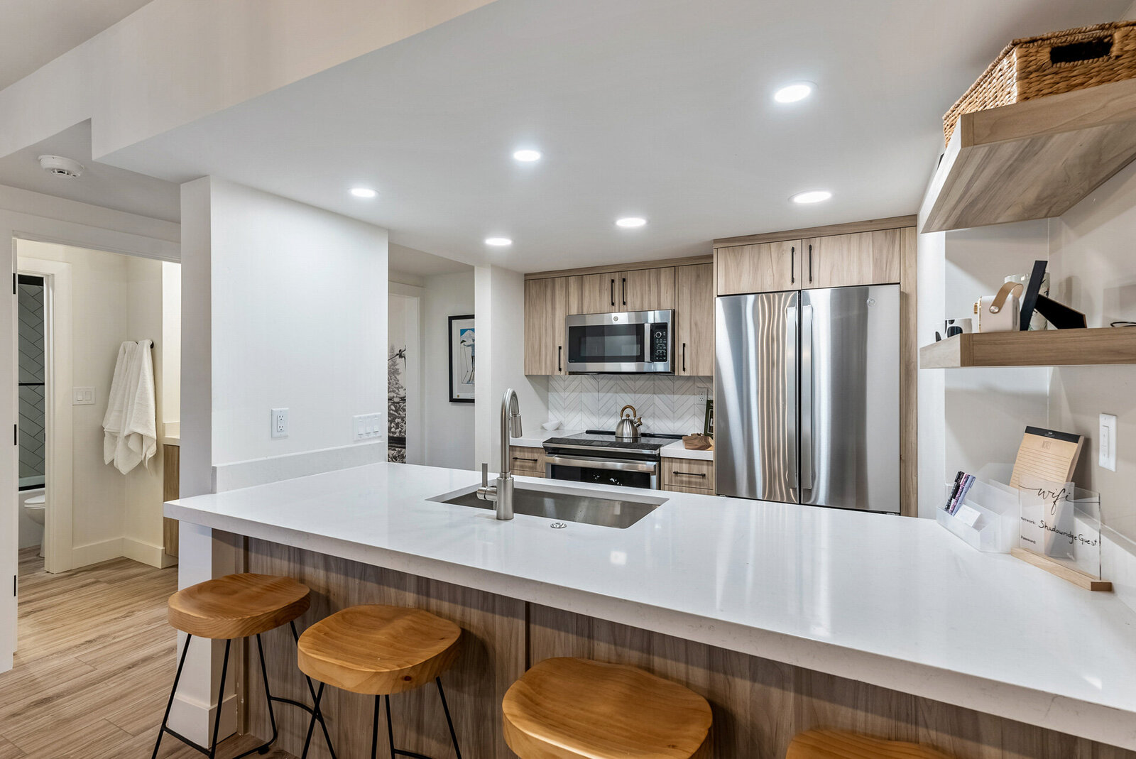 Vacation-Home-Interior-Designer-Chalet-and-Co-kitchen-neutral-style