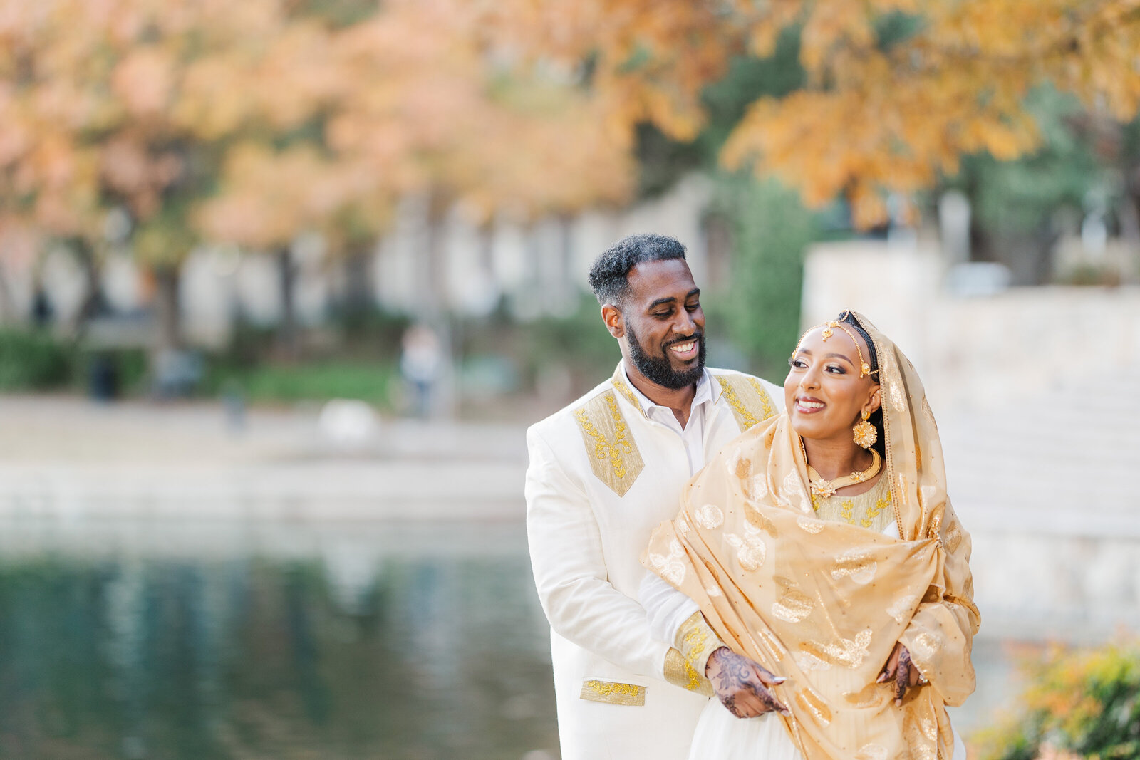 Bride-and-groom-by-the-lake