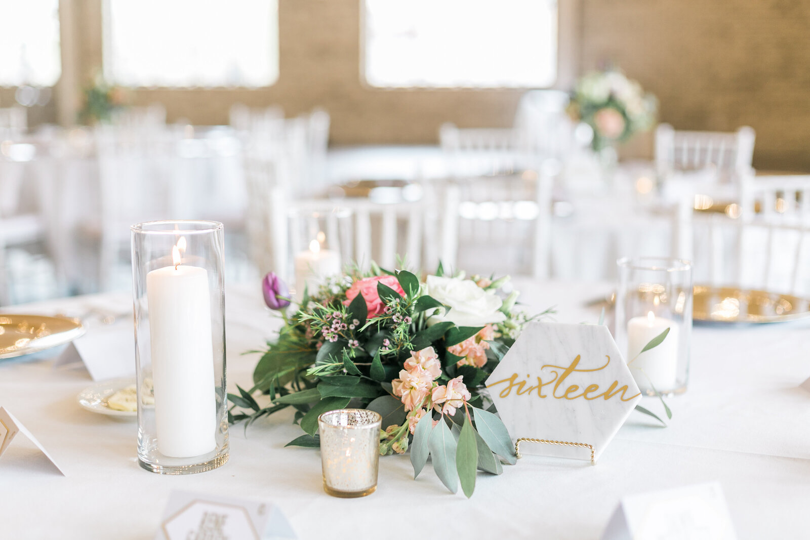 Tablescape of wedding with flowers