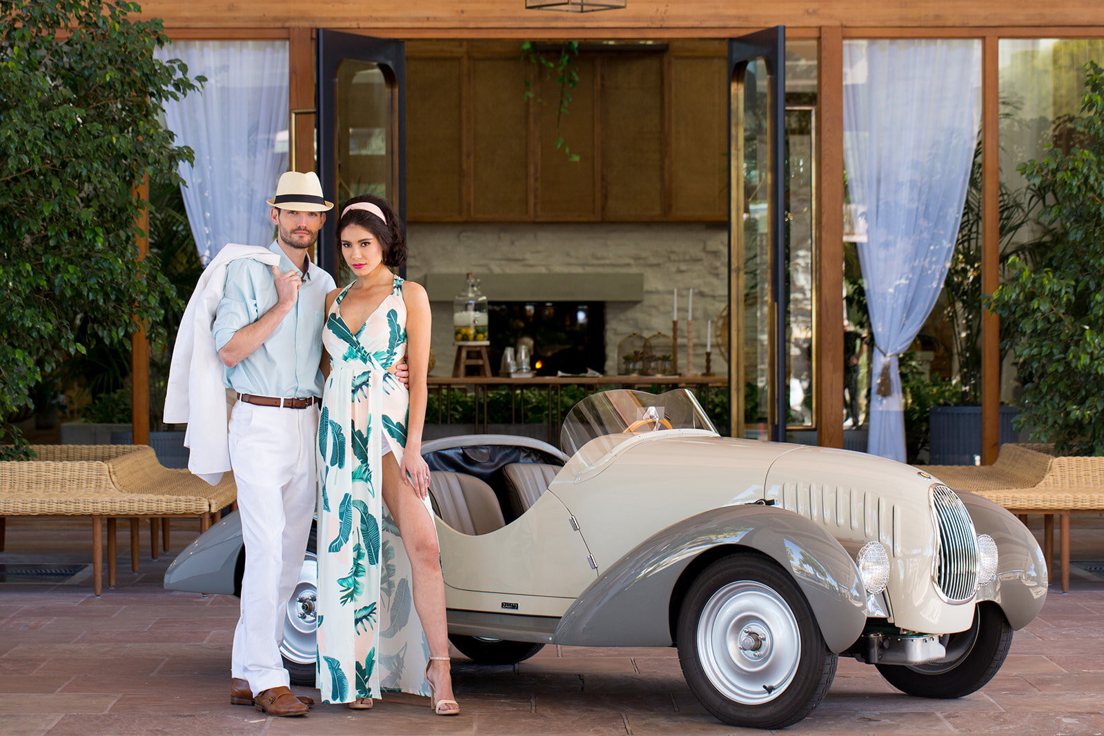 Scottsdale's best wedding photographer, DePoy Studios, offers distination weddings the best candid and romantic wedding photos in Arizona.