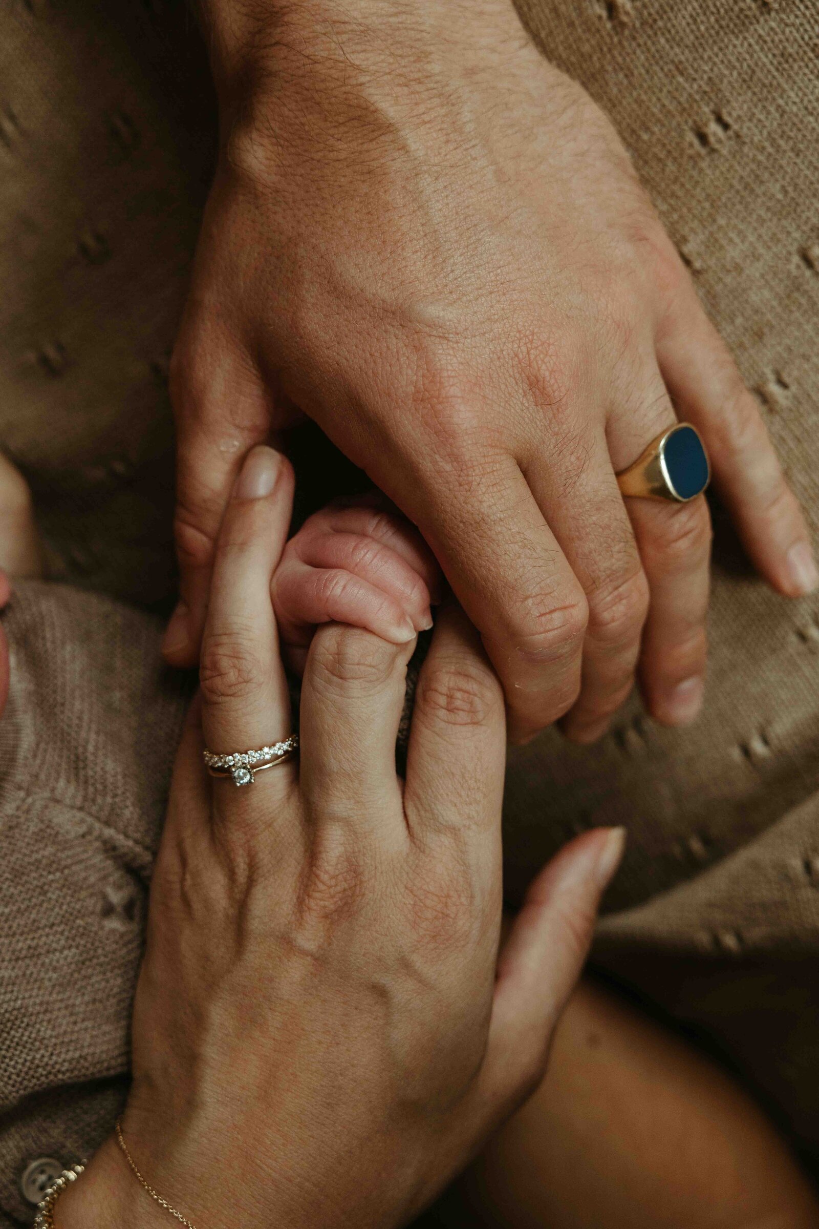 Get-framed-photographpy-newborn-16