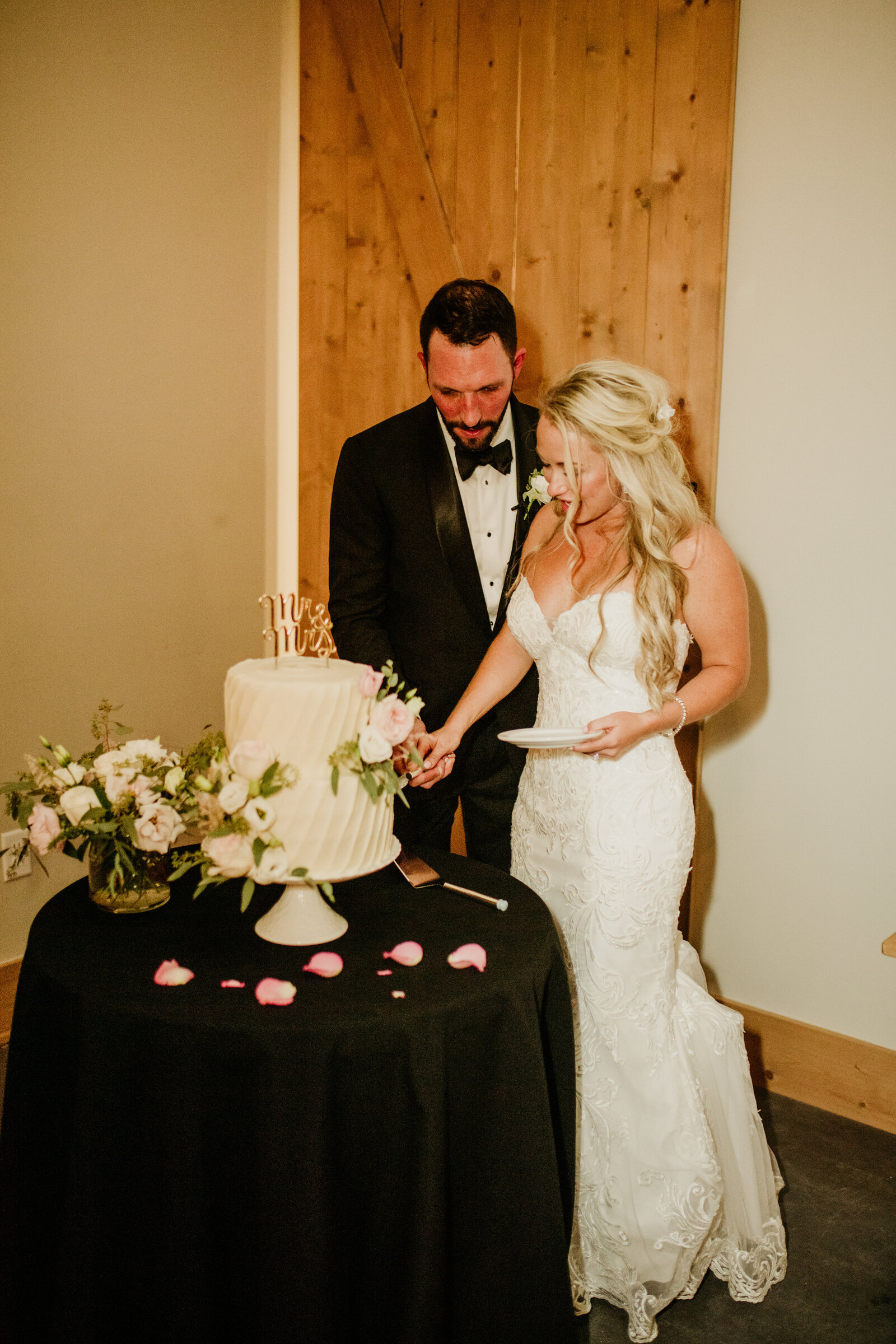 White Raven Wedding_Montana Wedding Photographer_Brittany & Michael_September 17, 2021-2029