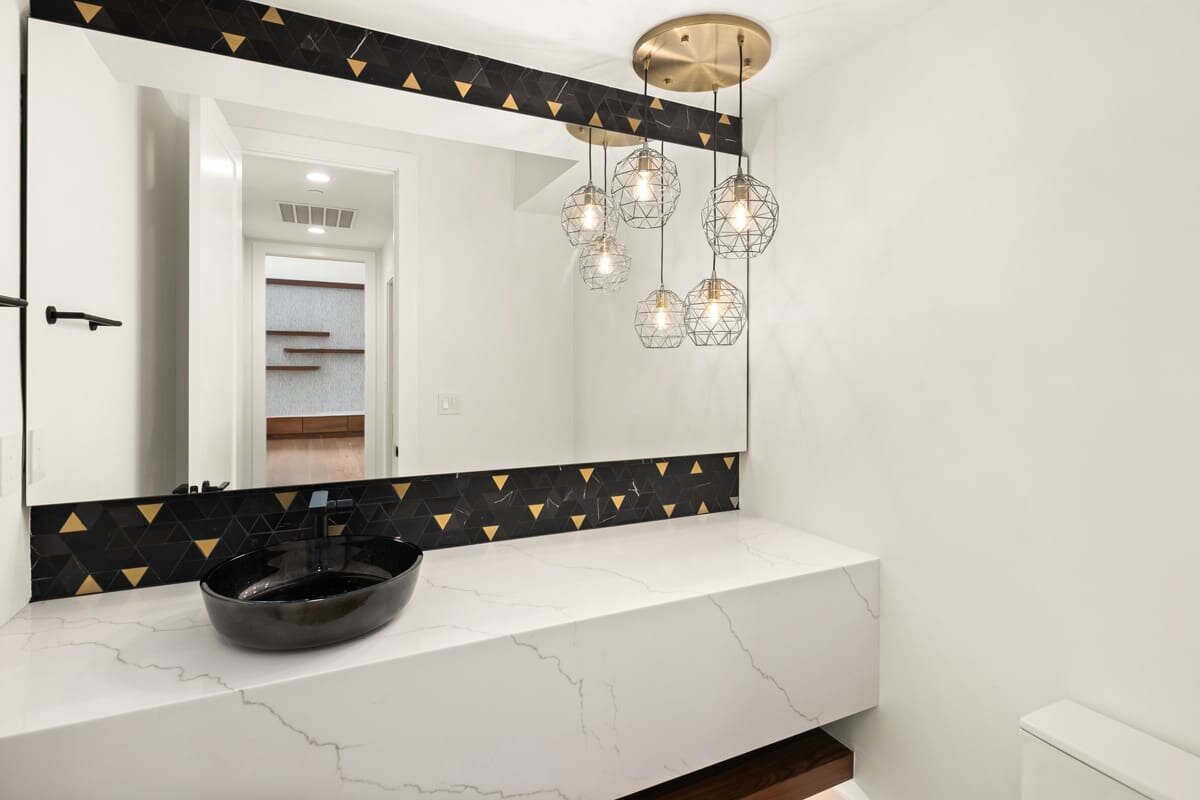 Livingston-Custom-Homes-West-Kelowna-Spec-Build-Bathroom-Vanity