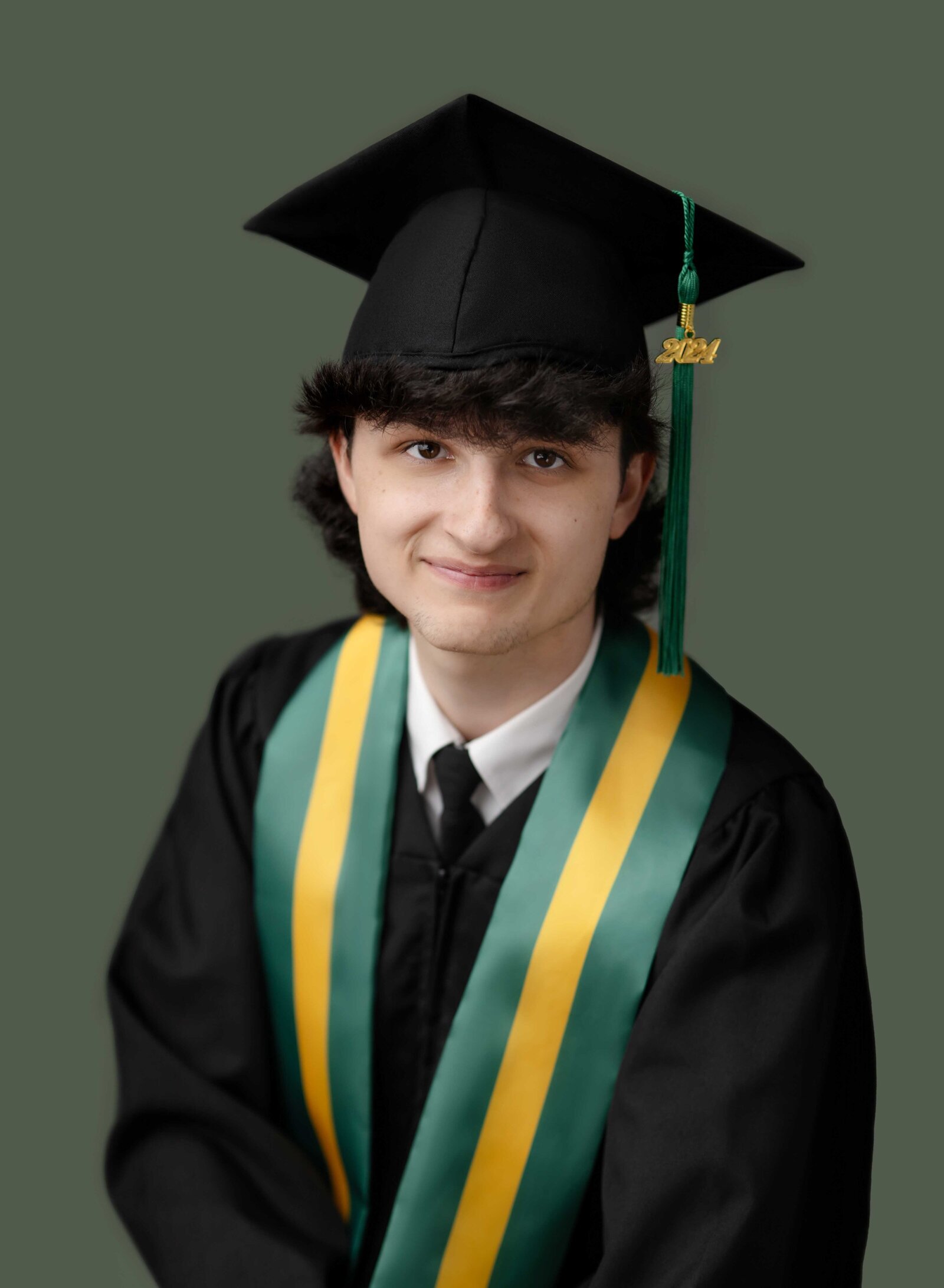 Senior graduation photos taken by Jenni Nikki Photography in Woodstock, GA