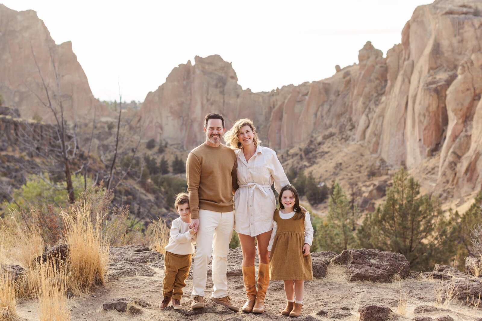 Gietz Family - Smith Rock 2024 -  HANNAH TURNER PHOTOGRAPHY 2024-3
