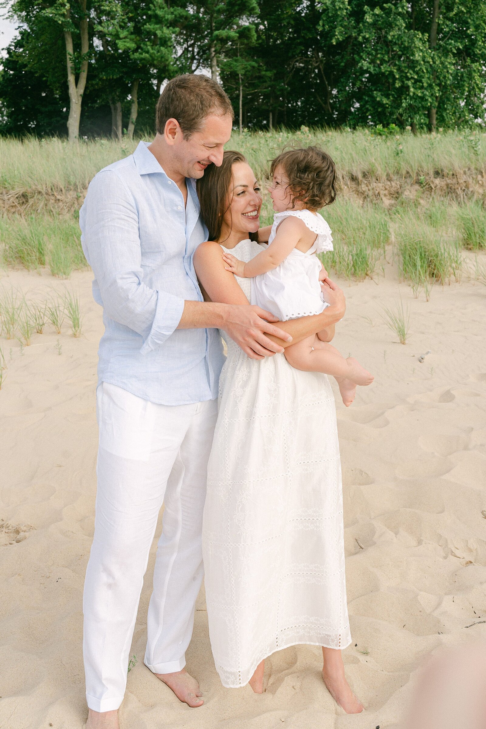 Michigan-City0Beach_Extended-Family-Photography_Katie-Whitcomb_Fumo_0006