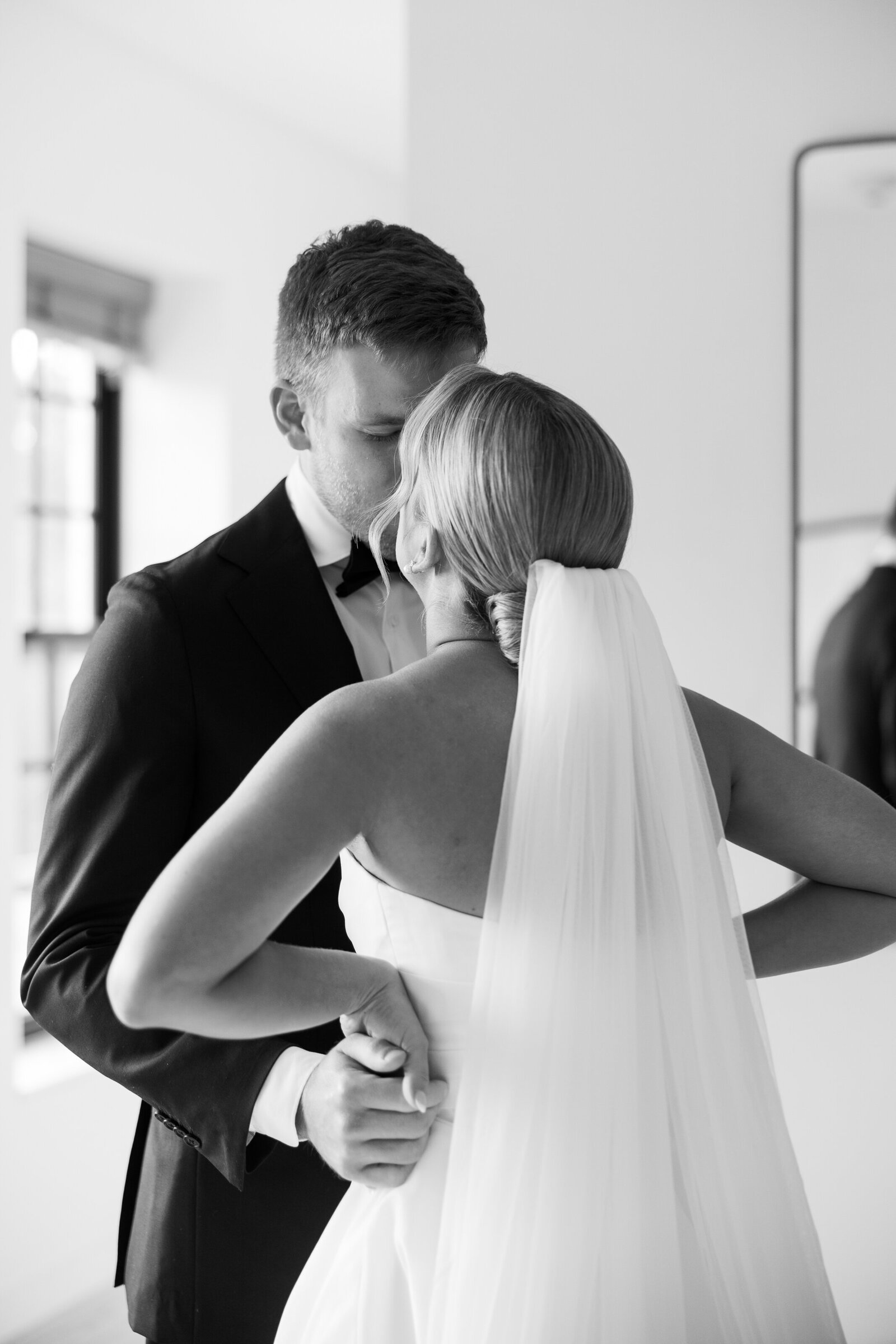 Wild Carrot St. Louis Wedding Photographer Lainie Arnold Photography-42